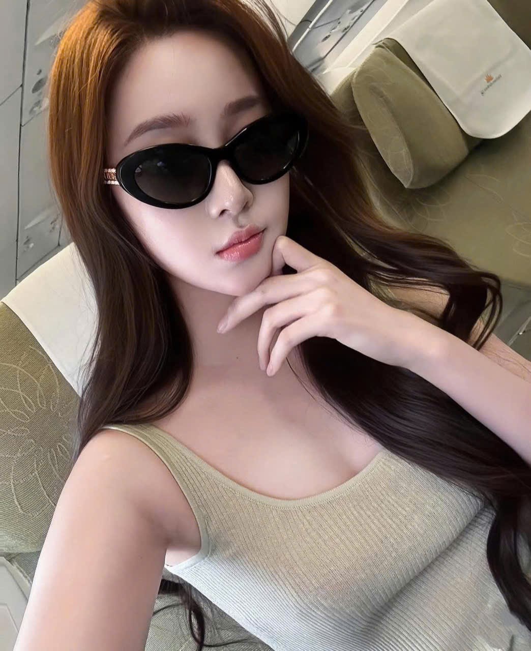 Mắt kính Dáng Mắt Mèo Chanel Cat Eye Sunglasses 5538 1