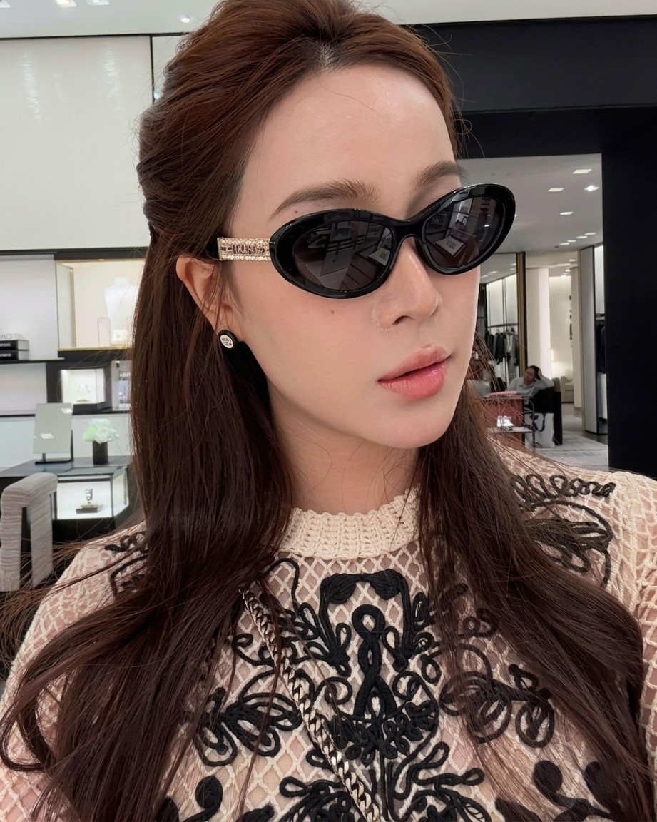 Mắt kính Dáng Mắt Mèo Chanel Cat Eye Sunglasses 5538 5