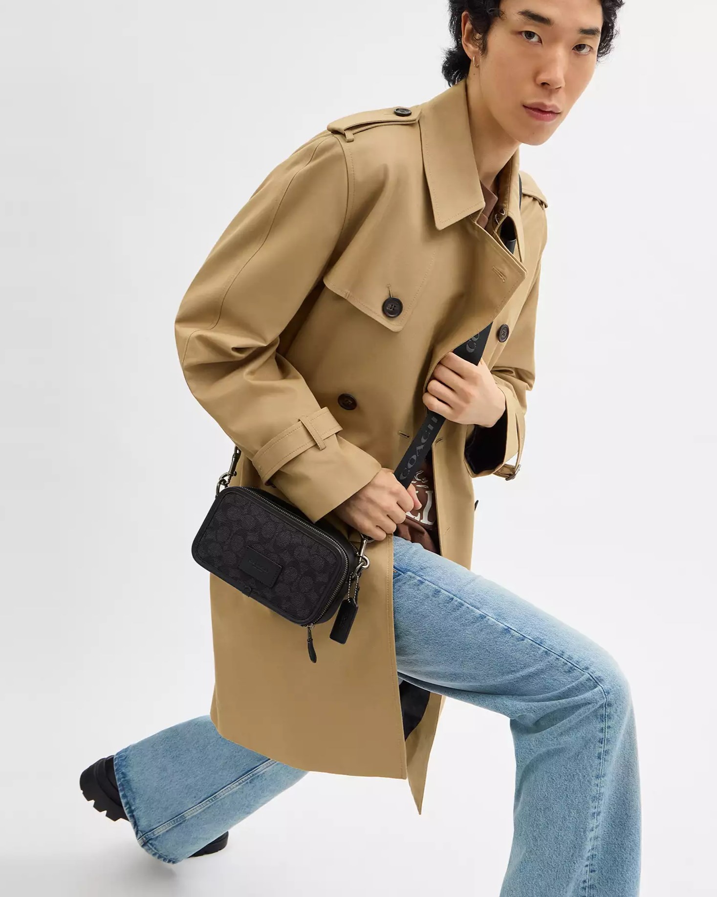 Túi đeo chéo Coach Nam Wyatt Crossbody Bag In Signature Canvas Gunmetal Charcoal Black CW365 4