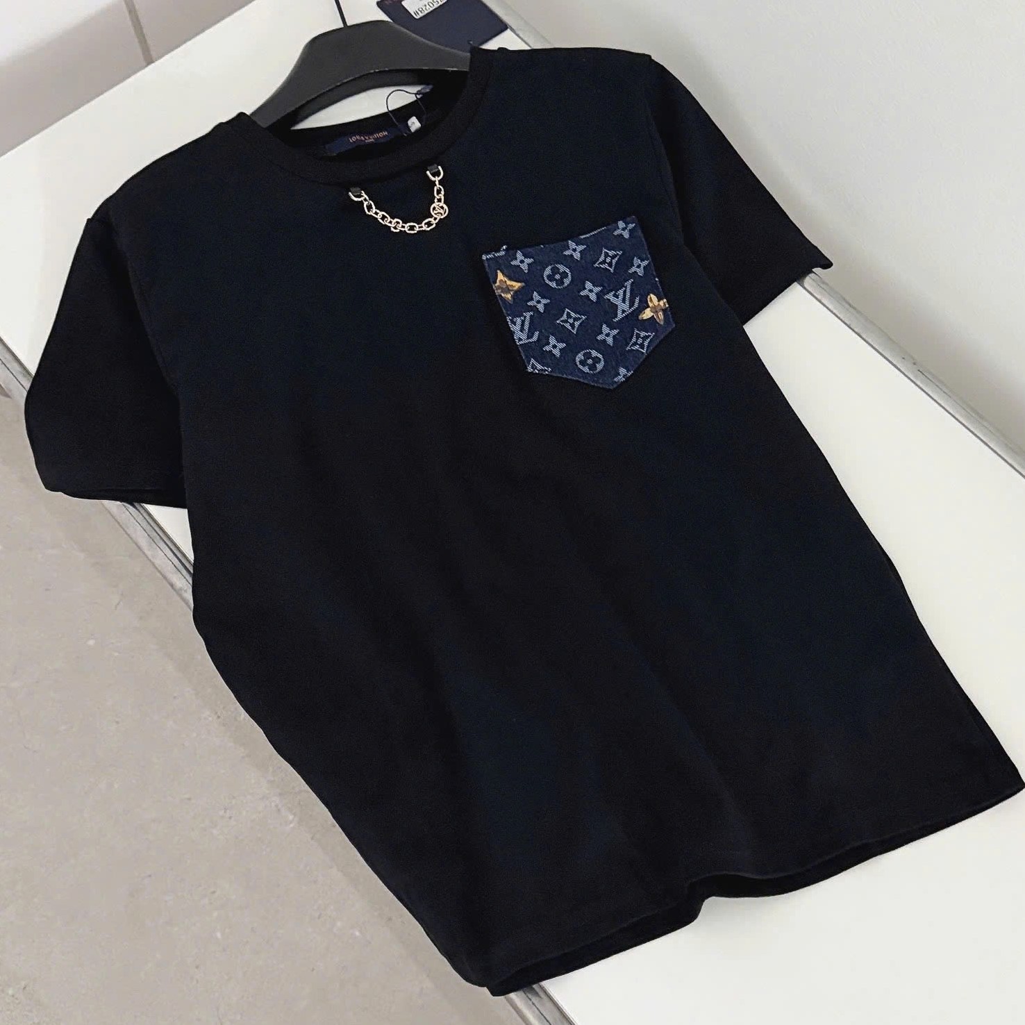 Combo áo thun đen phối túi quần short nữ LV 1