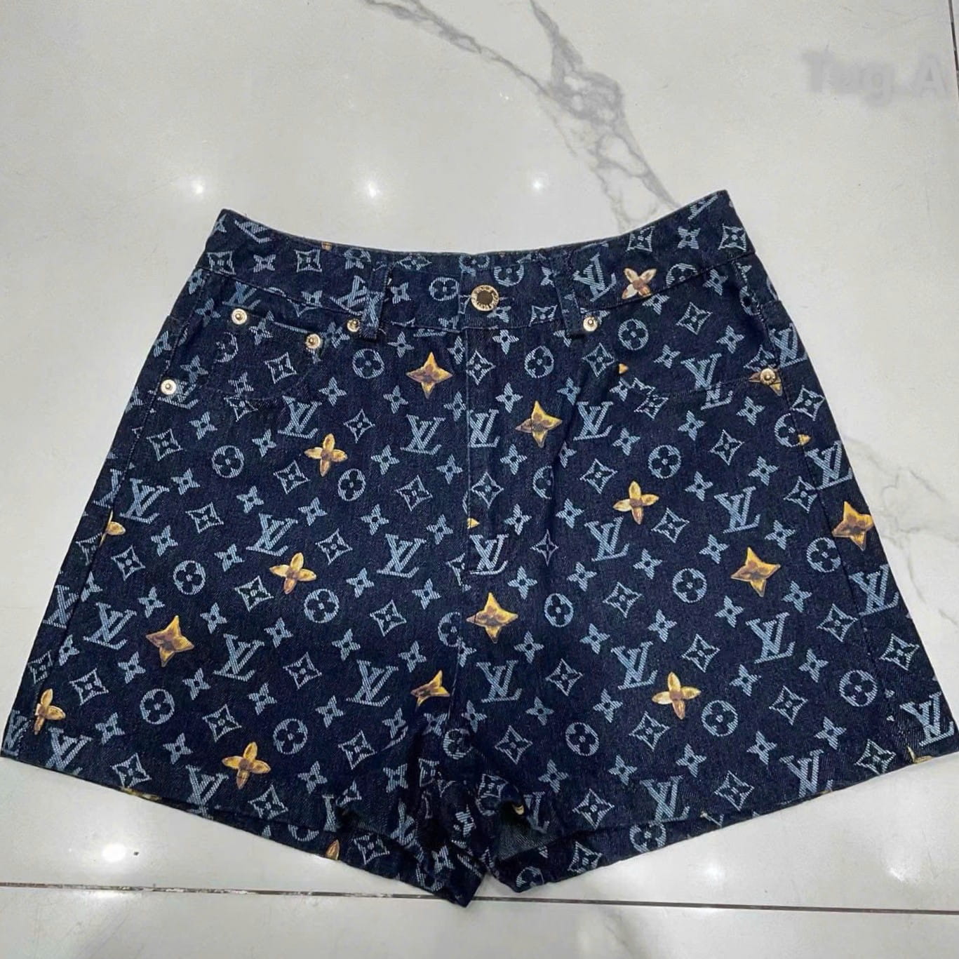 Combo áo thun đen phối túi quần short nữ LV 10