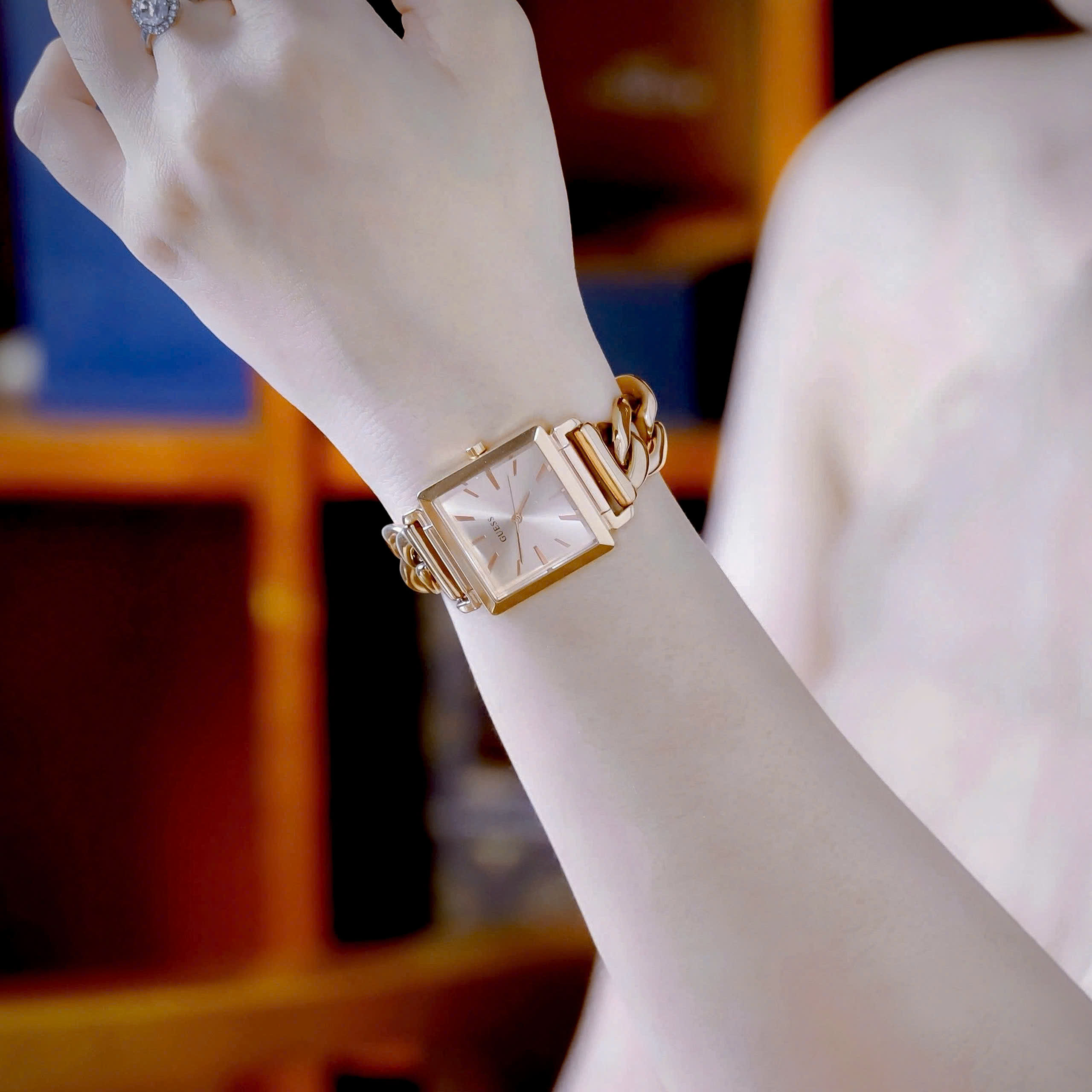 Đồng hồ đeo tay Guess Vanity Rose Gold Dial Rose Gold Steel Strap Watch for Women W1029L3 9