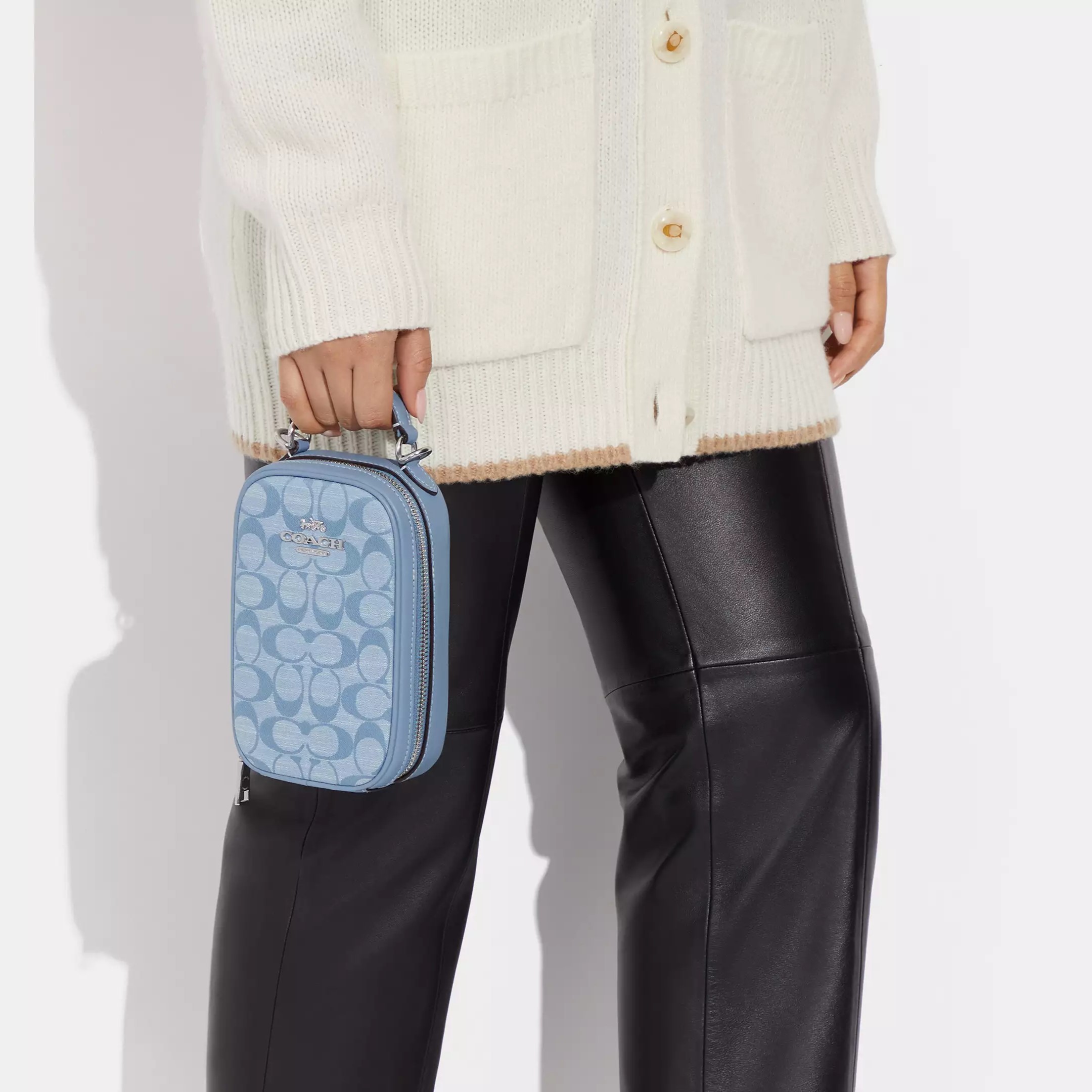 Túi đeo điện thoại nữ Coach Eva Phone Crossbody In Signature Chambray Silver Cornflower Multi CH152 3