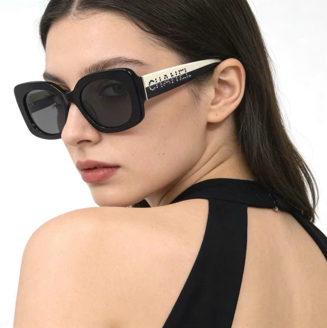 Mắt kính Chanel Square Sunglasses Black Acetate Frame Grey Lenses 5563B 5