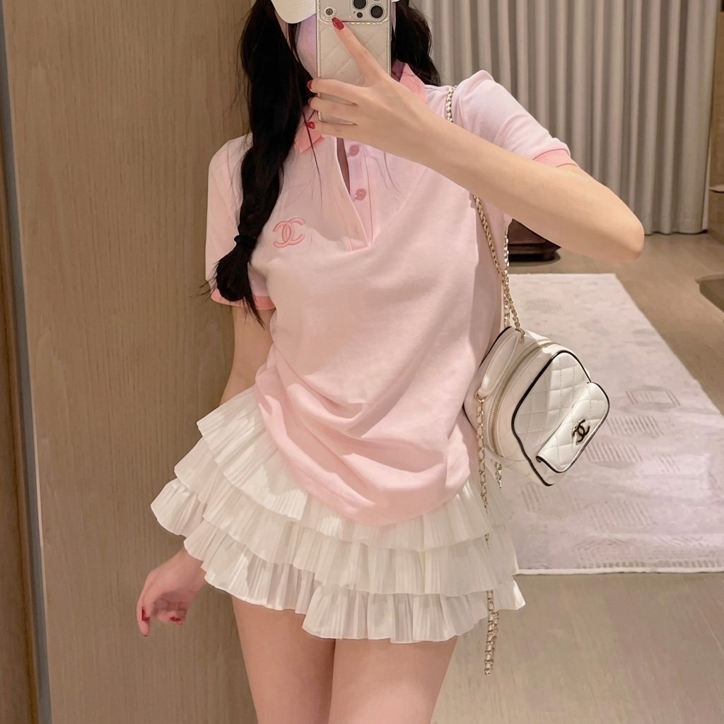 Áo thun hồng có cổ Chanel 2