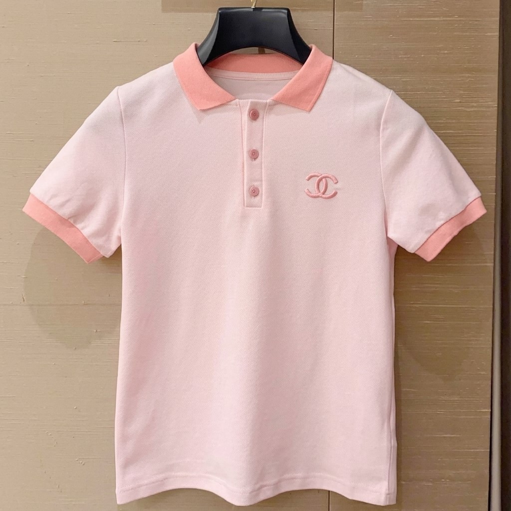 Áo thun hồng có cổ Chanel 3