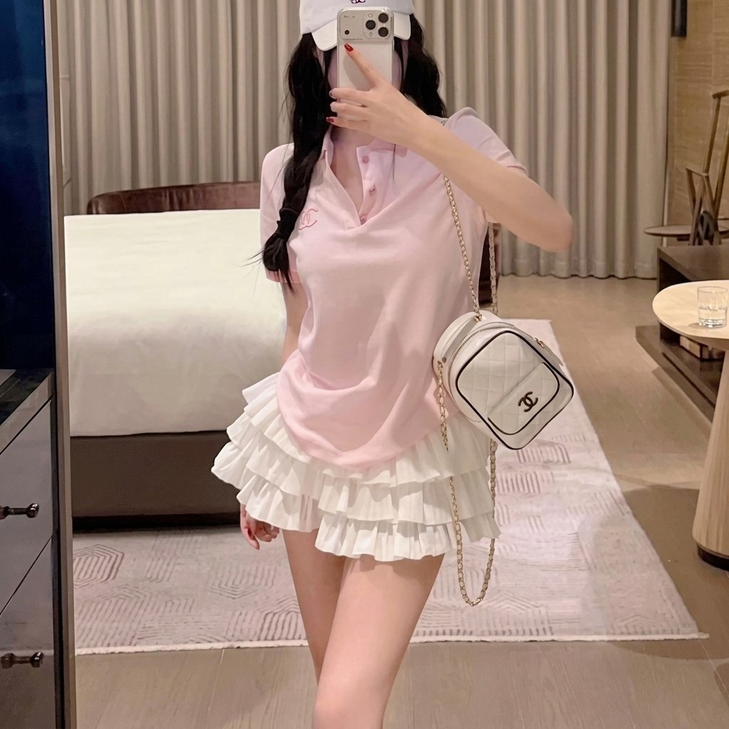 Áo thun hồng có cổ Chanel 4