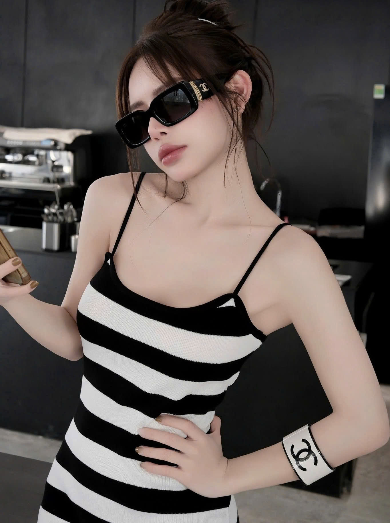 Mắt kính Chanel Rectangle Sunglasses Black Acetate Metal 5534 7