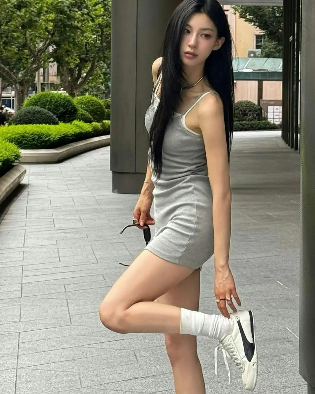 Giày thể thao Puma Bella Leather Sneakers Warm White Black 405256-01 11