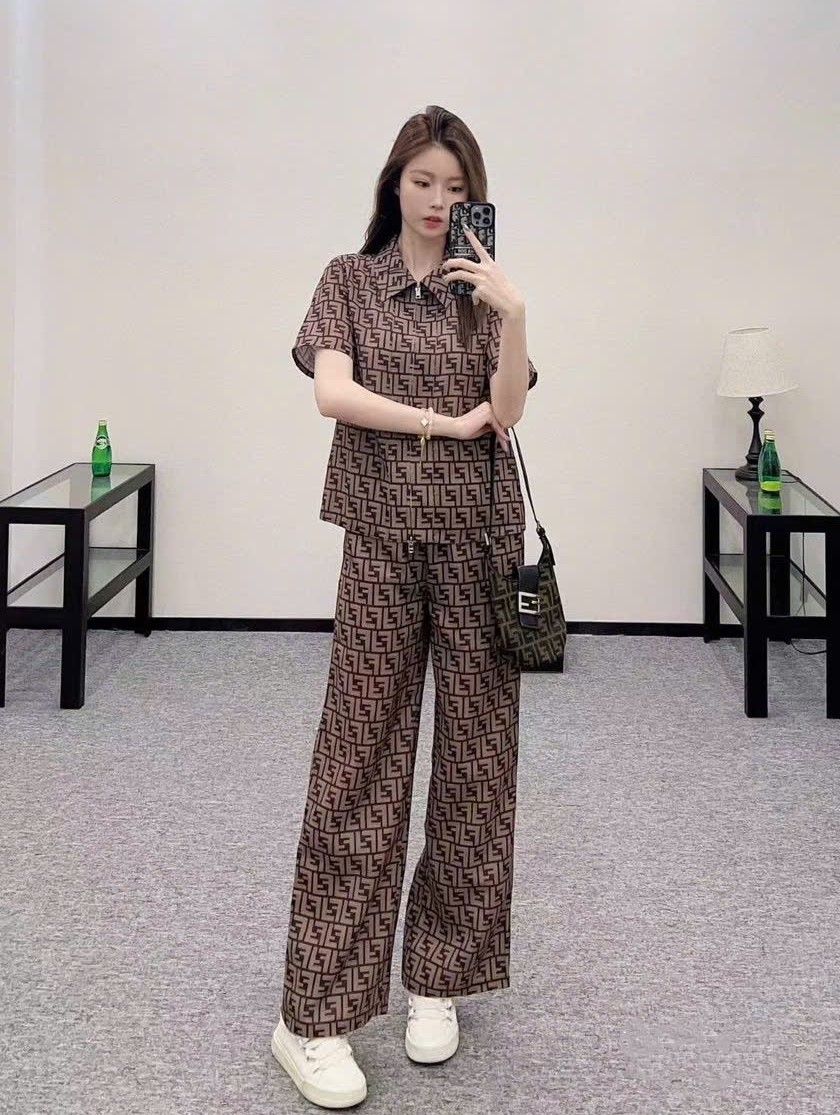 Combo bộ áo tay ngắn quần dài Fendi 5