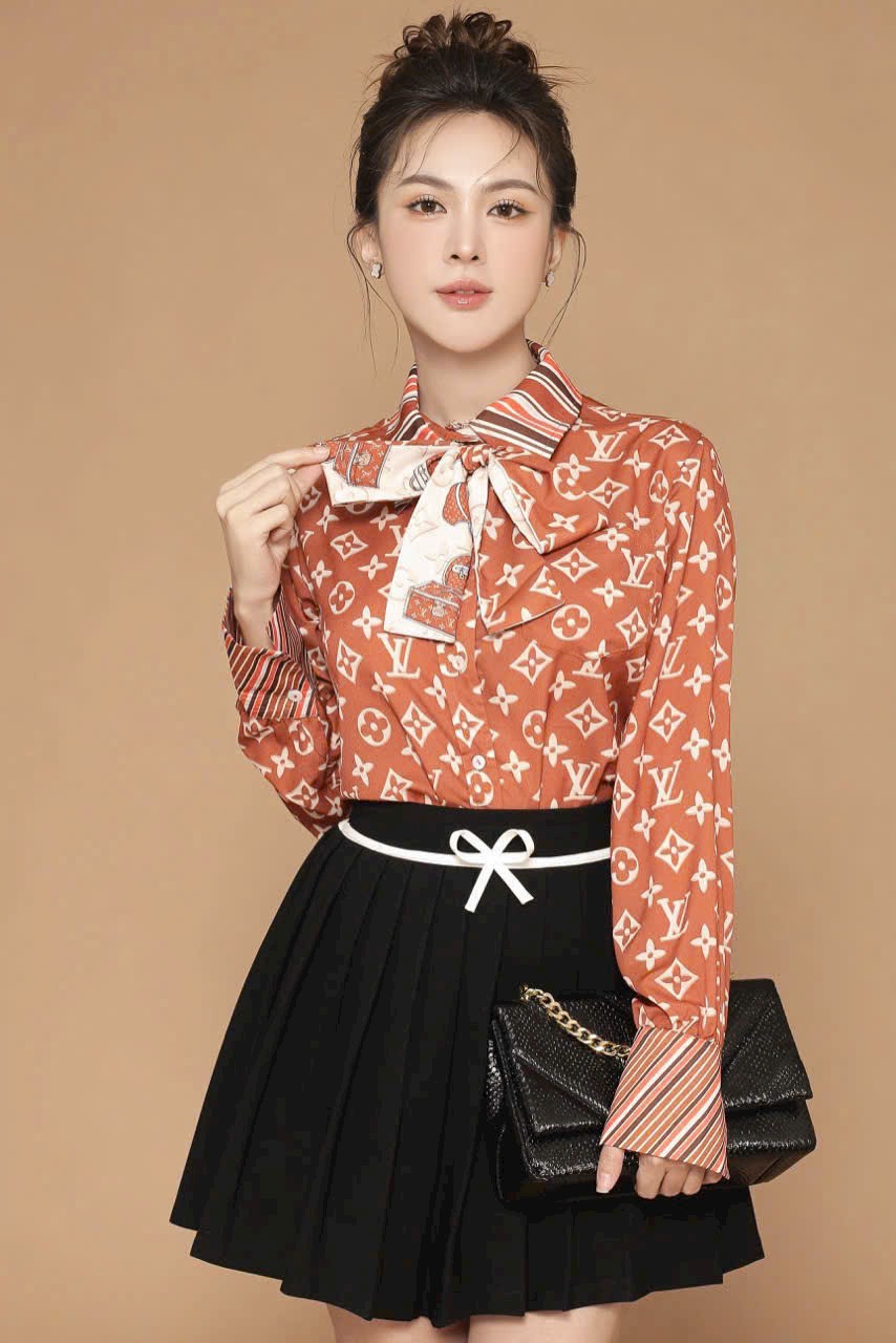 Kỳ Duyên quấn túi Louis Vuitton thành váy, được tạp chí Thái khen ngợi -  2sao
