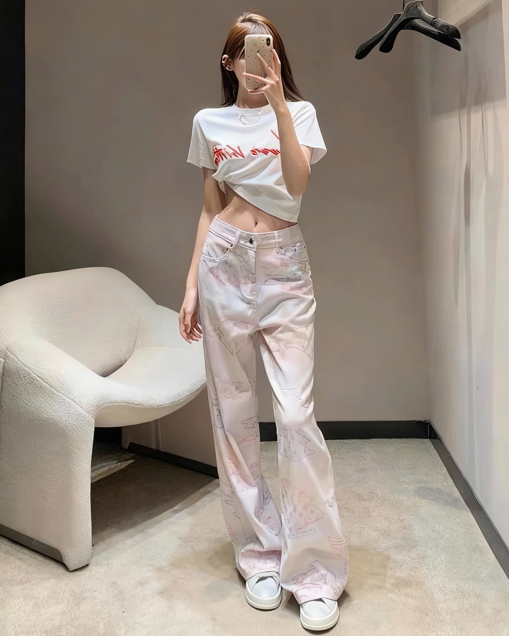 Quần dài nữ màu trắng LV phối họa tiết 4