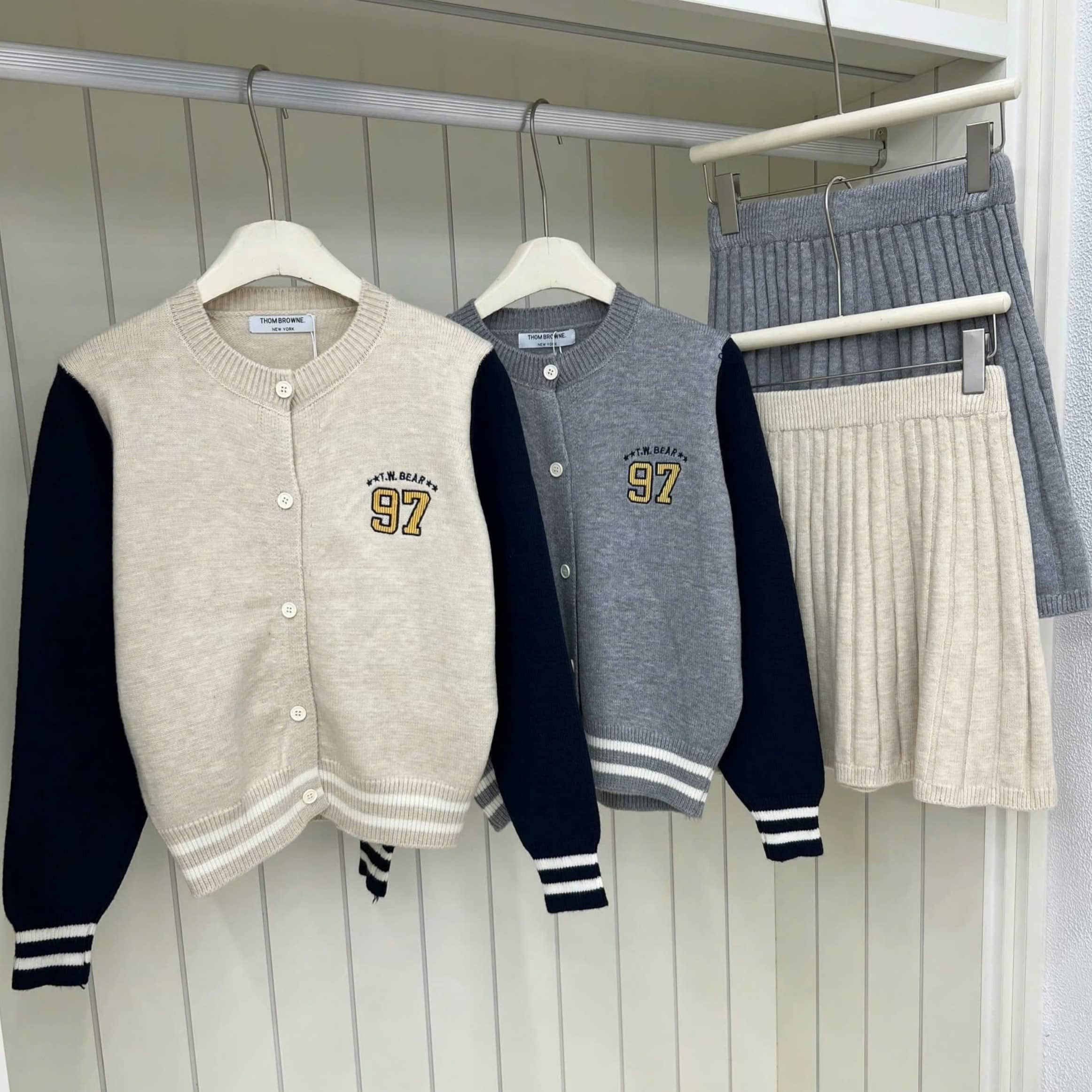 Combo áo váy nỉ Thom Brwone 5