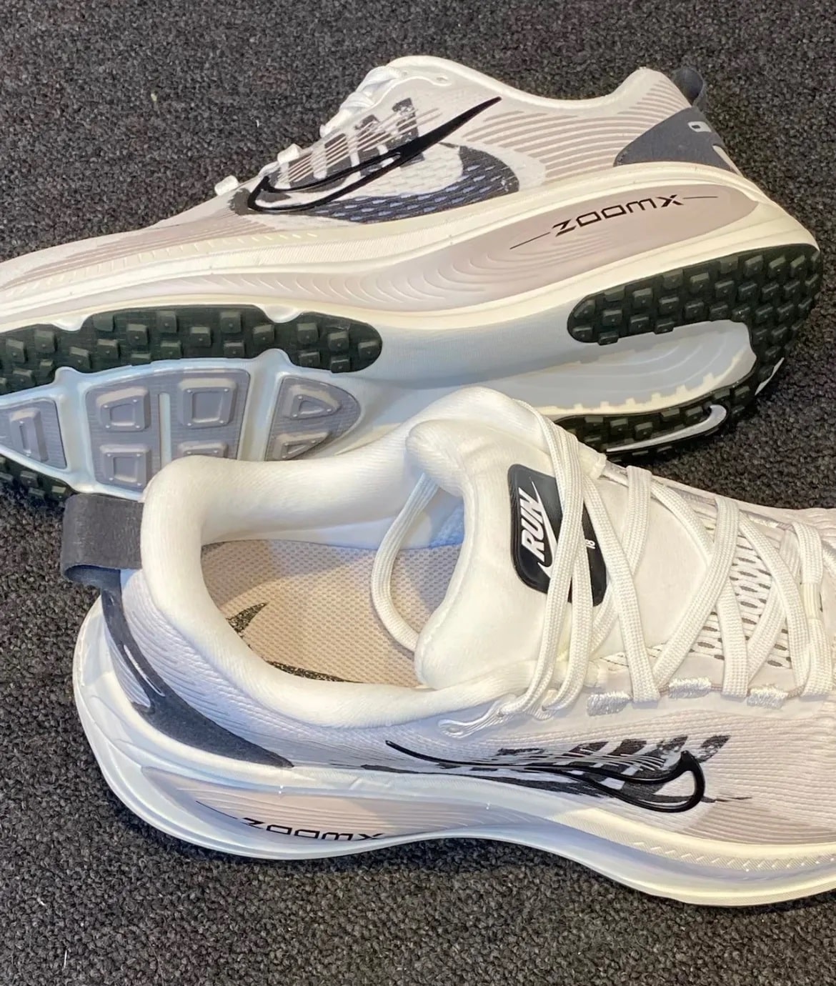 Giày thể thao Nike Vomero 18 Road Running Shoes Summit White College Grey IB5726-100 17