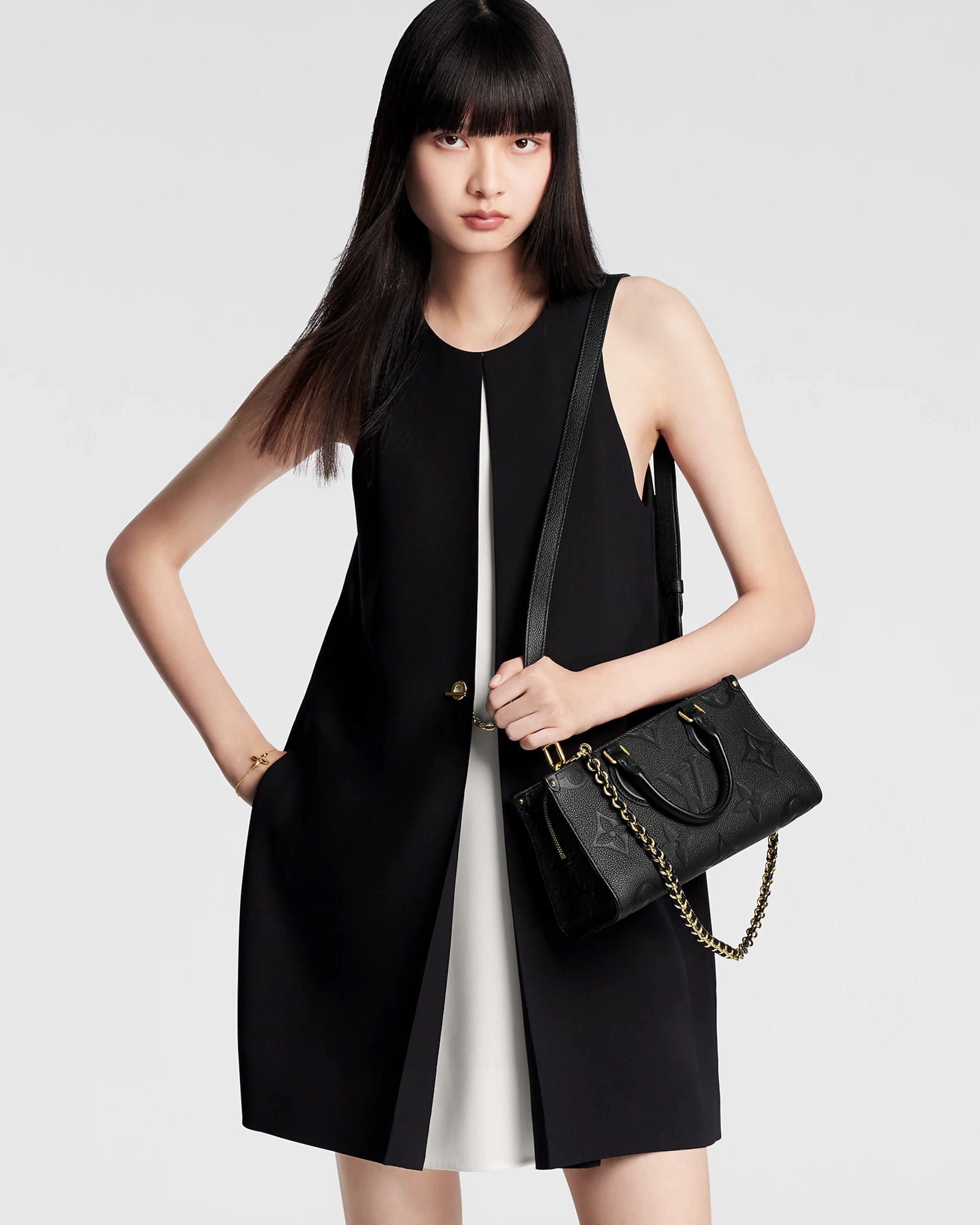 Túi đen Louis Vuitton OnTheGo East West Monogram Empreinte Black 6