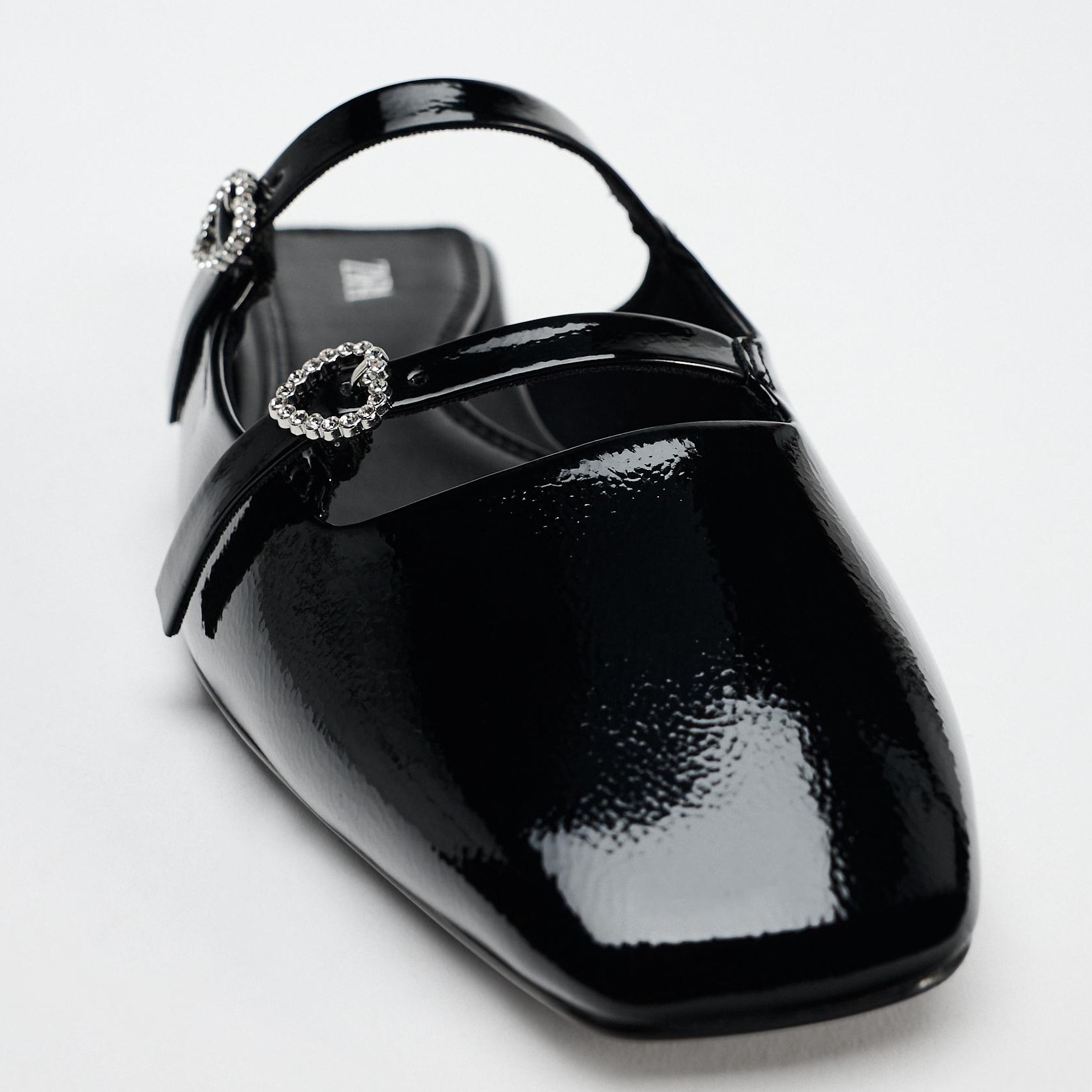 Dép sục nữ Zara Faux-Patent Finish Mules With Buckles 1
