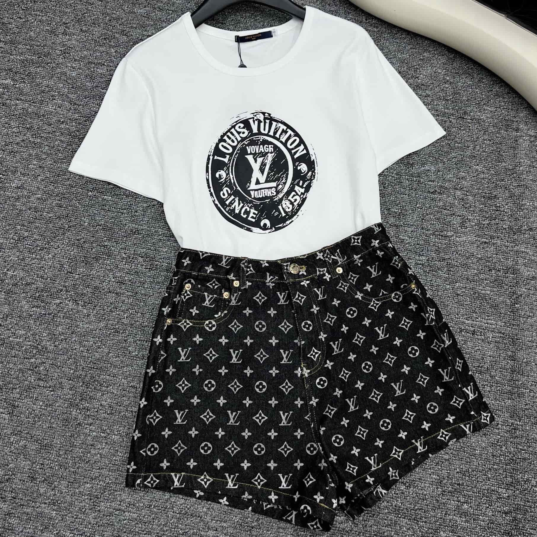Combo mix áo thun trắng quần short đen LV 6
