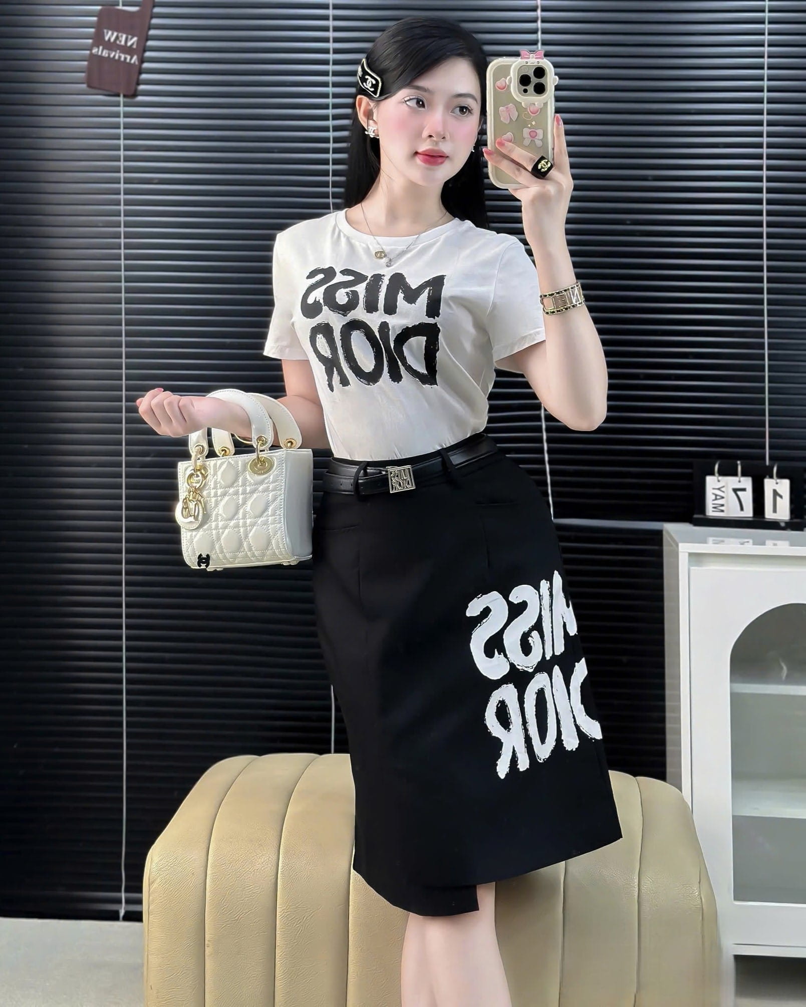 Combo áo thun trắng váy đen họa tiết hãng Miss Dior 4