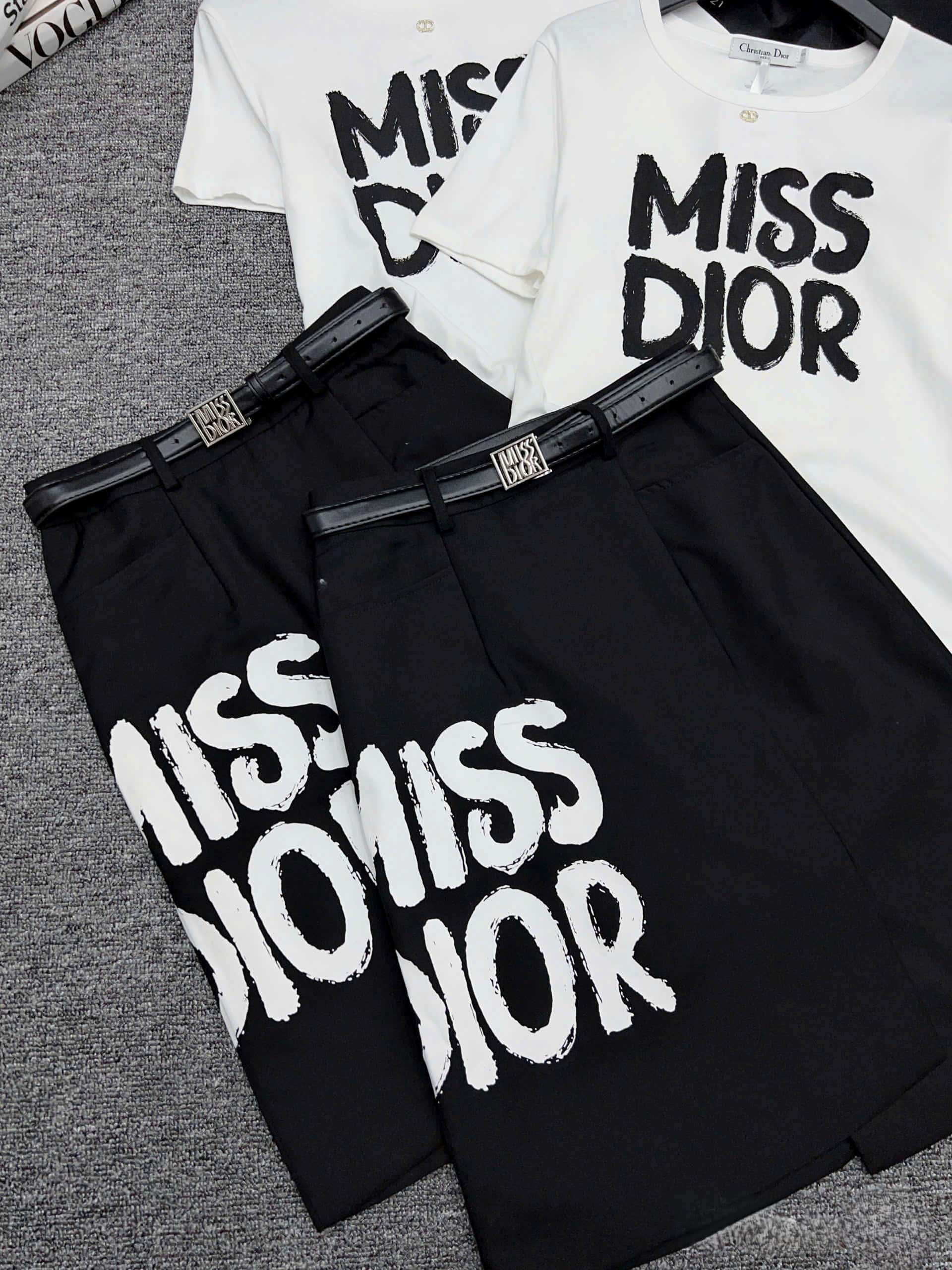 Combo áo thun trắng váy đen họa tiết hãng Miss Dior 12