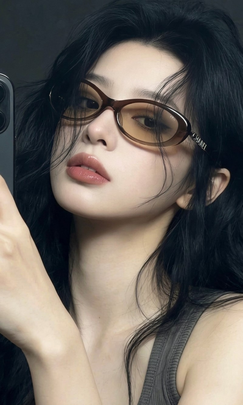 Kính nữ Chanel Oval Sunglasses Olive Frame Dark Brown Lenses 5565 6