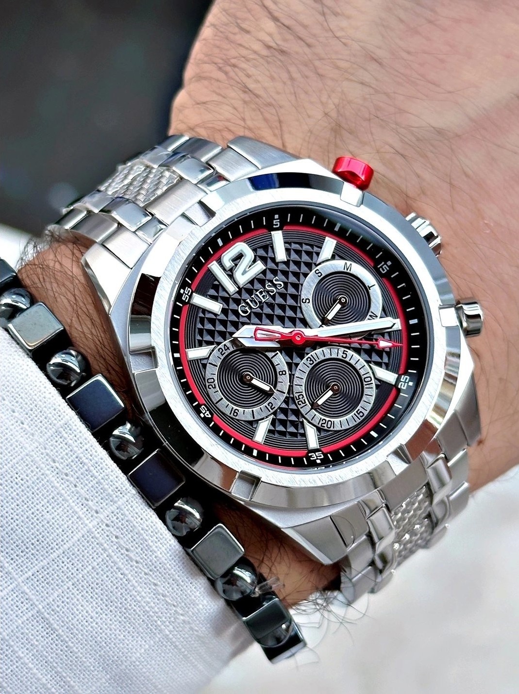 Đồng hồ đeo tay nam Guess Mens Silver Tone Multi-function Watch GW0714G1 3