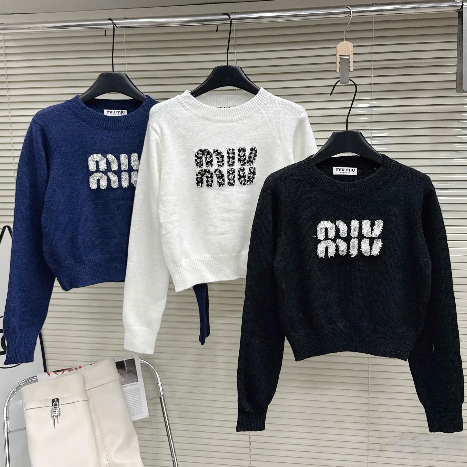 Áo tay dài cổ tròn nhiều màu Miu Miu 2