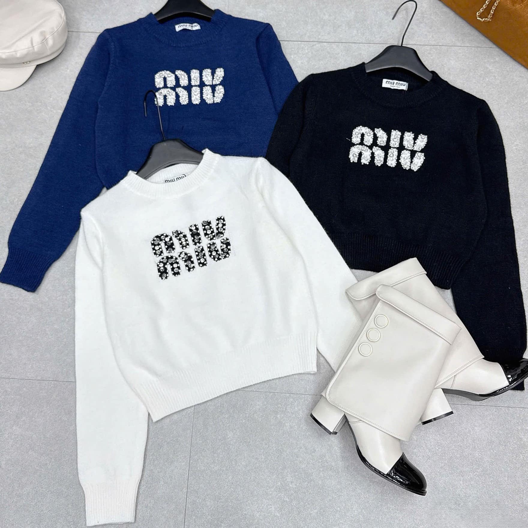 Áo tay dài cổ tròn nhiều màu Miu Miu 10
