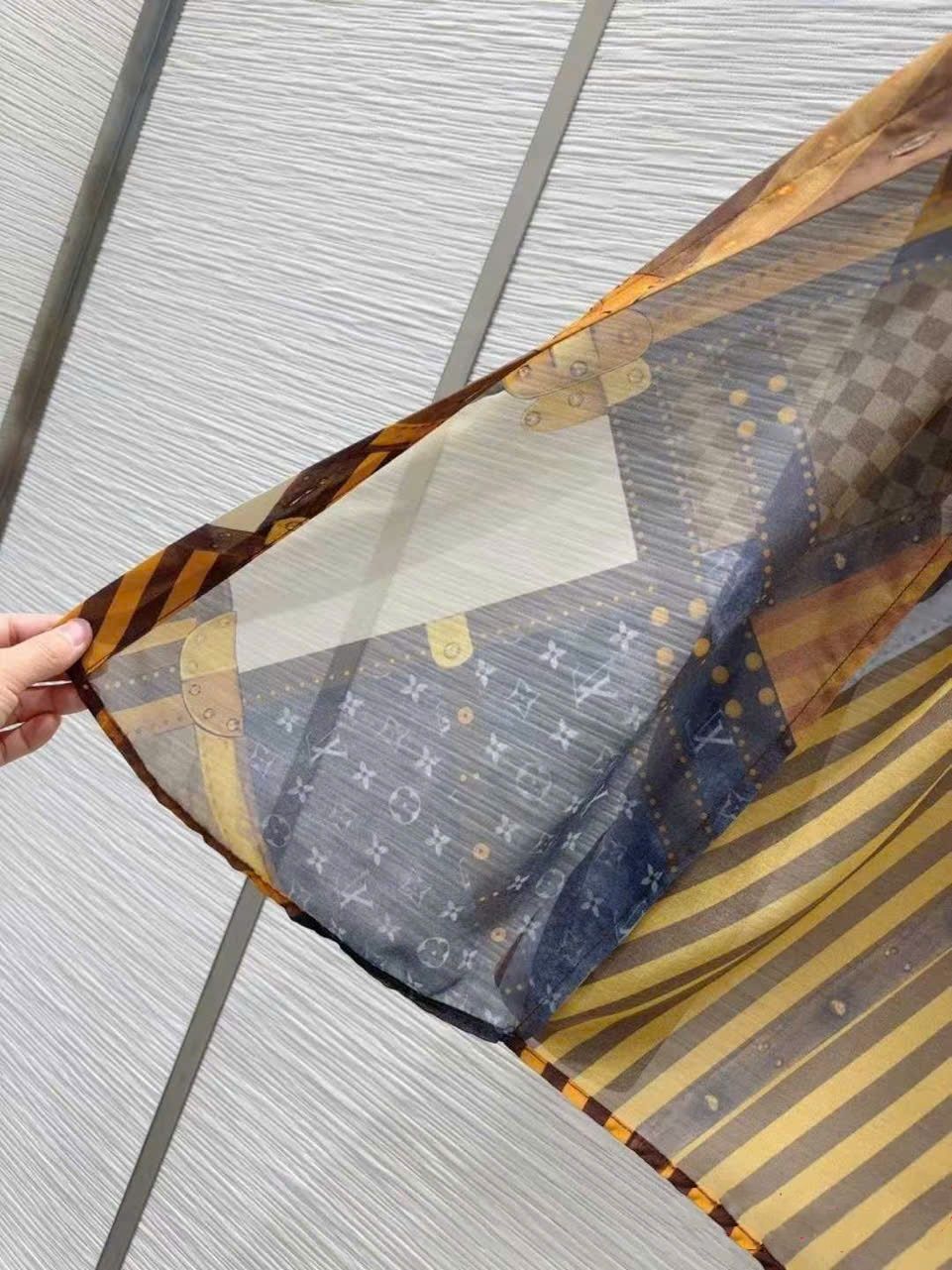 Áo sơ mi lụa nữ tay dài màu nâu LV 10