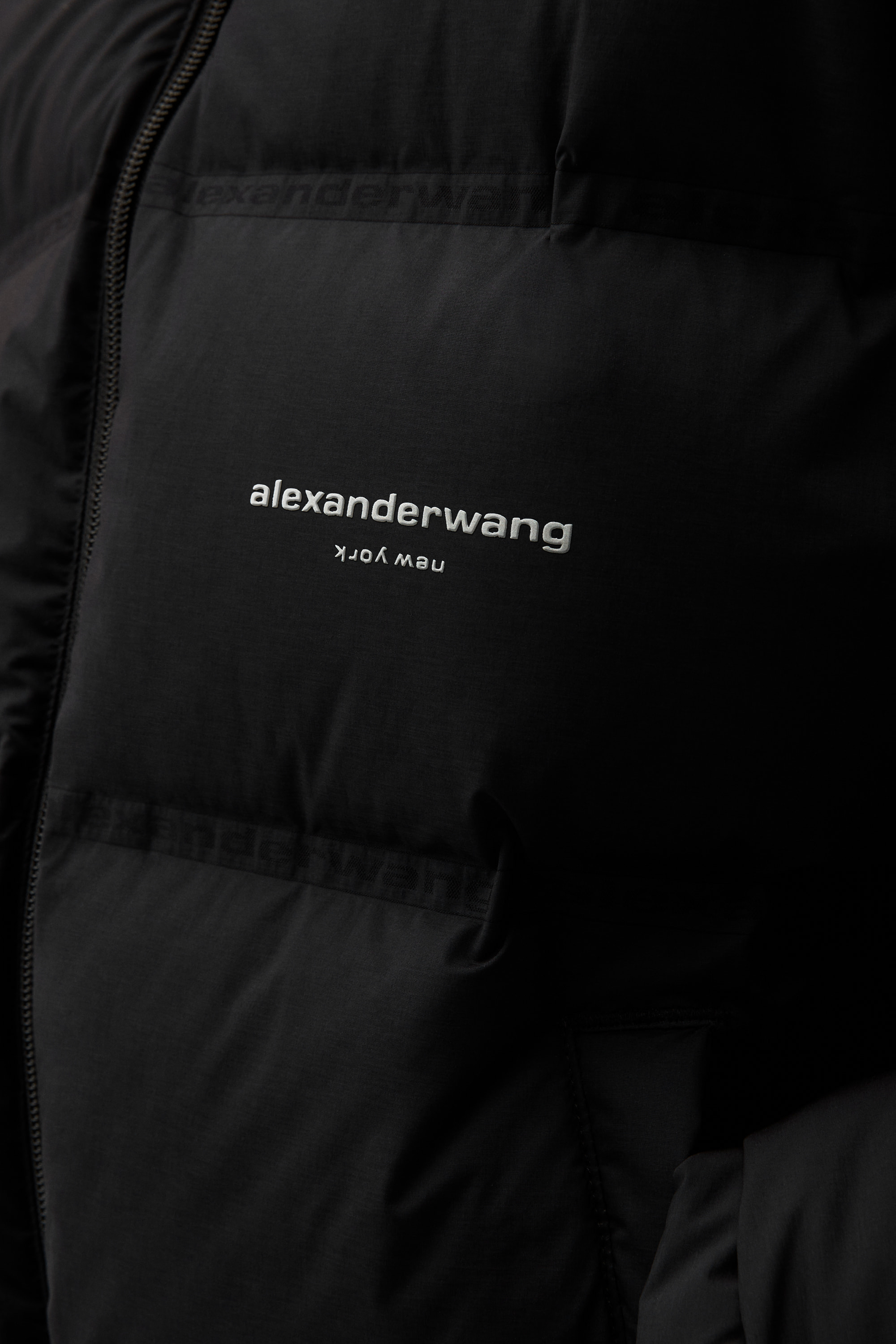 ÁO PHAO MÀU ĐEN NỮ ALEXANDER WANG REFLECTIVE LOGO DETAIL CROPPED PUFFER COAT 7