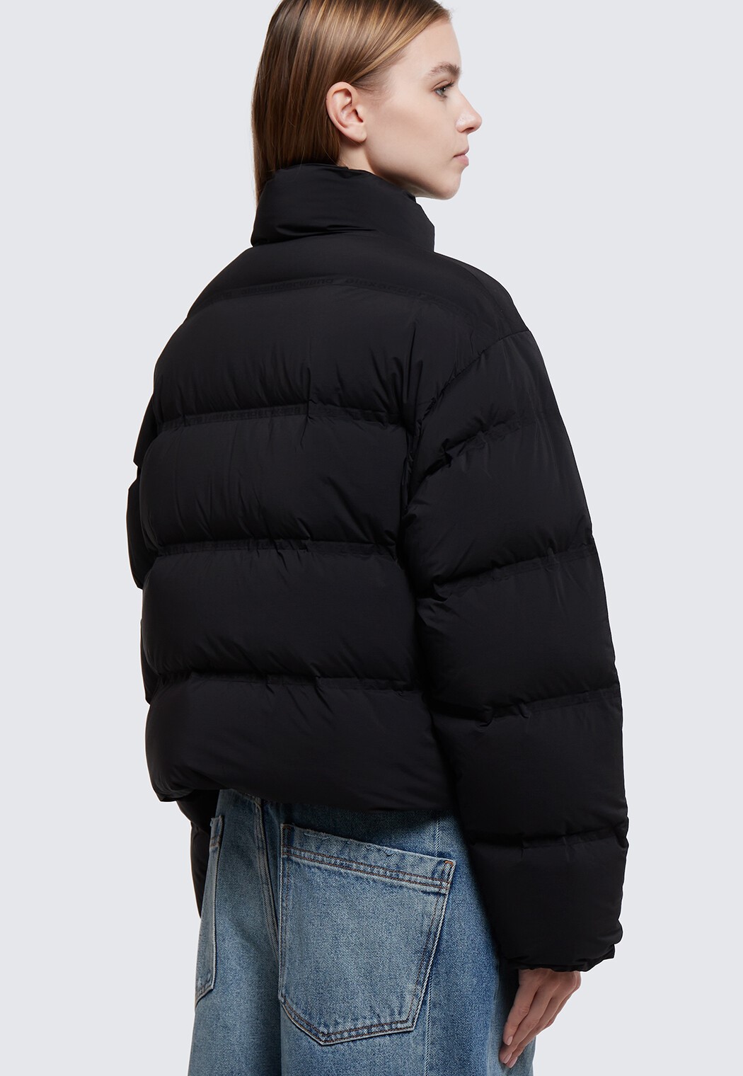ÁO PHAO MÀU ĐEN NỮ ALEXANDER WANG REFLECTIVE LOGO DETAIL CROPPED PUFFER COAT 6