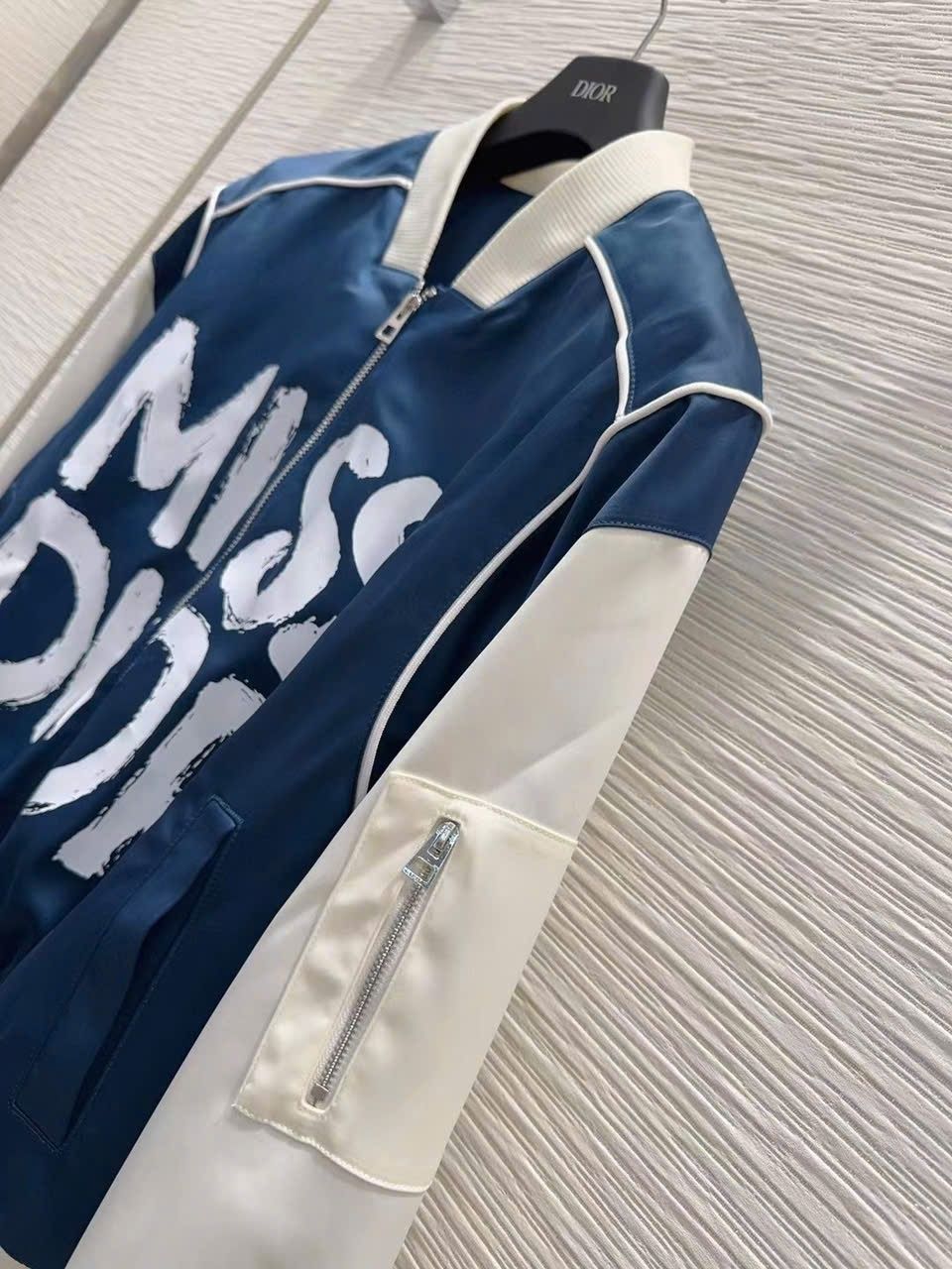 Áo khoác tay dài Miss Dior 9
