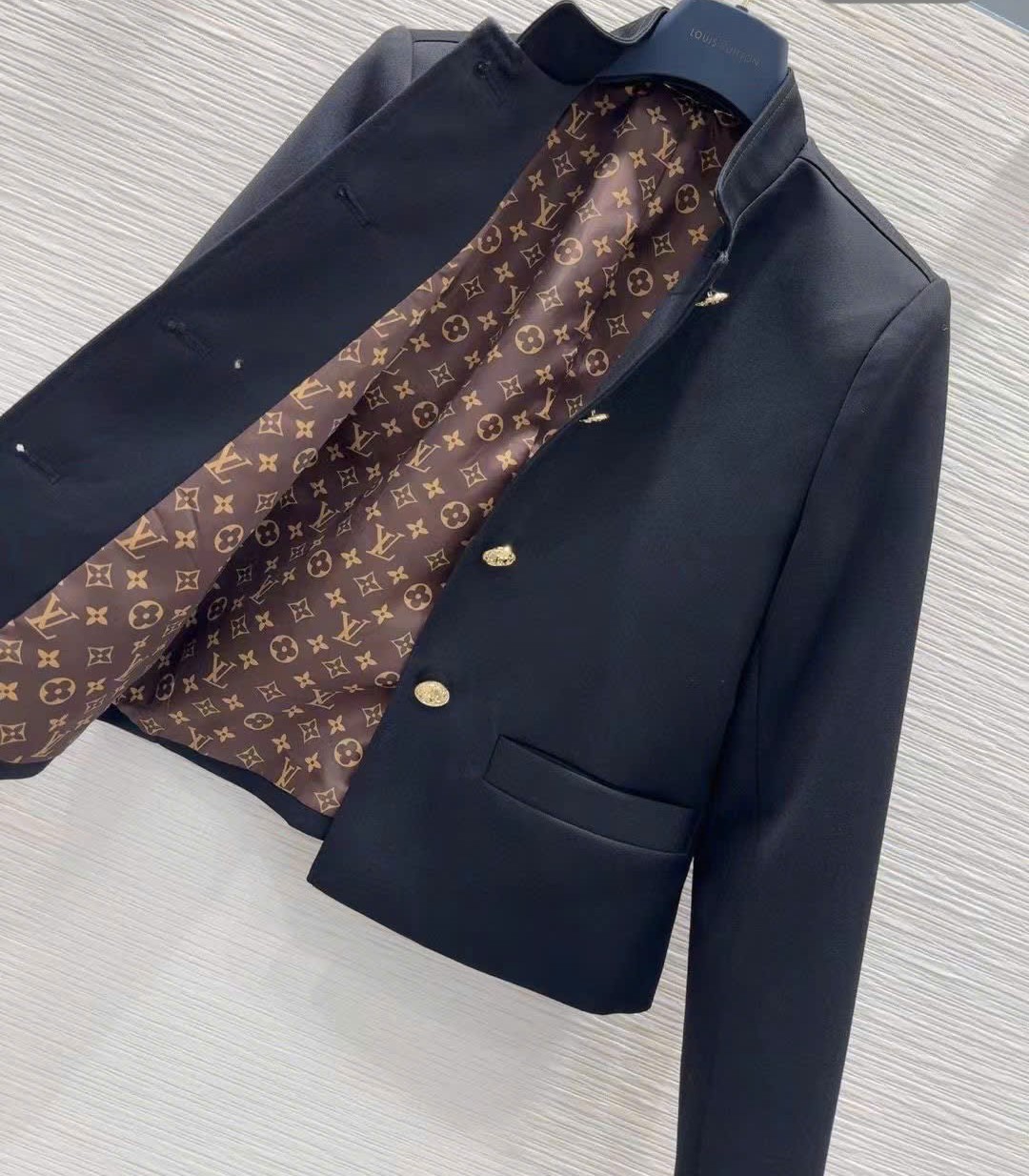 Áo nữ jacket tay dài Louis Vuitton 1