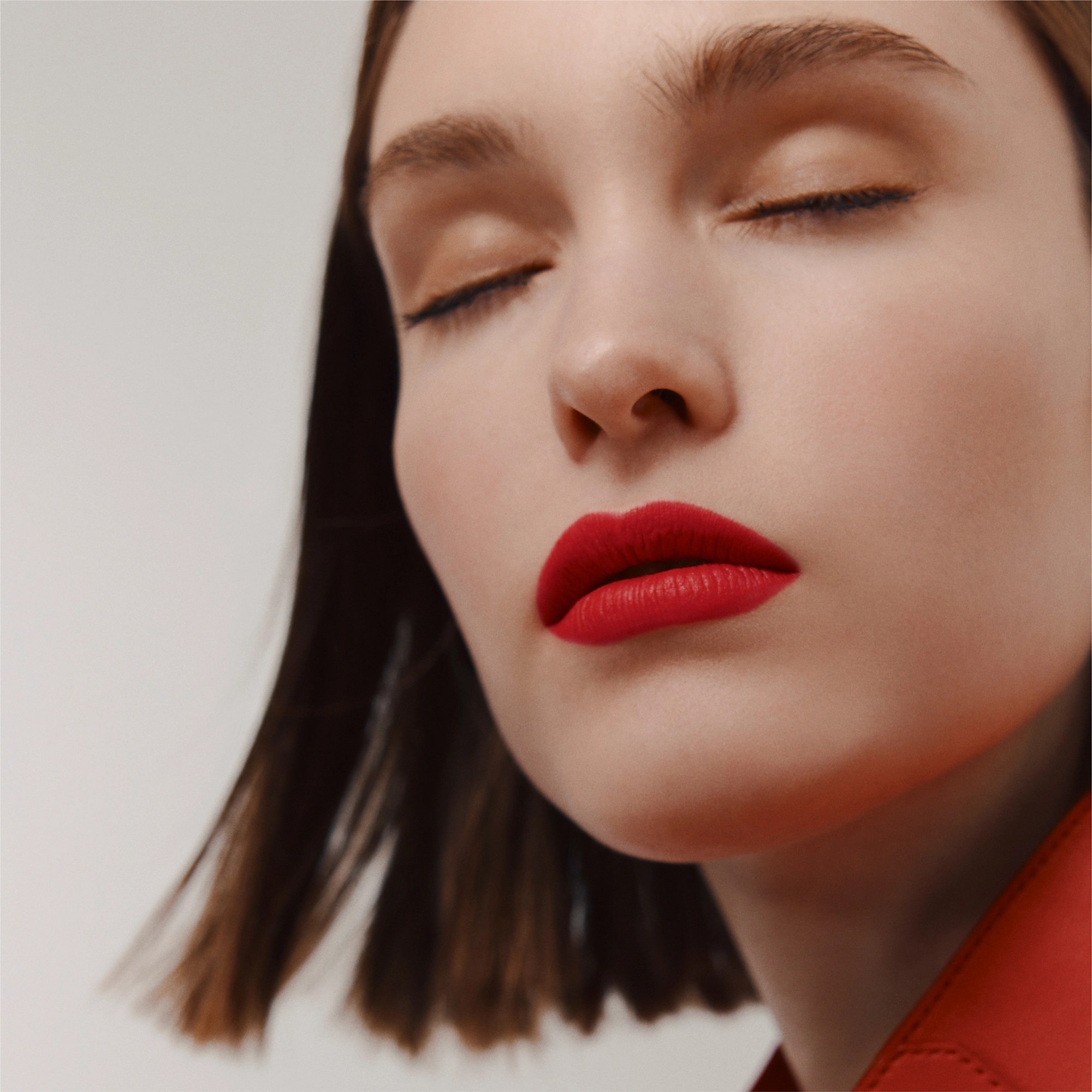 Son môi Rouge Hermès Rouge À Lèvres Mat Matte Lipstick 64 Rouge Casaque màu Đỏ Tươi 4
