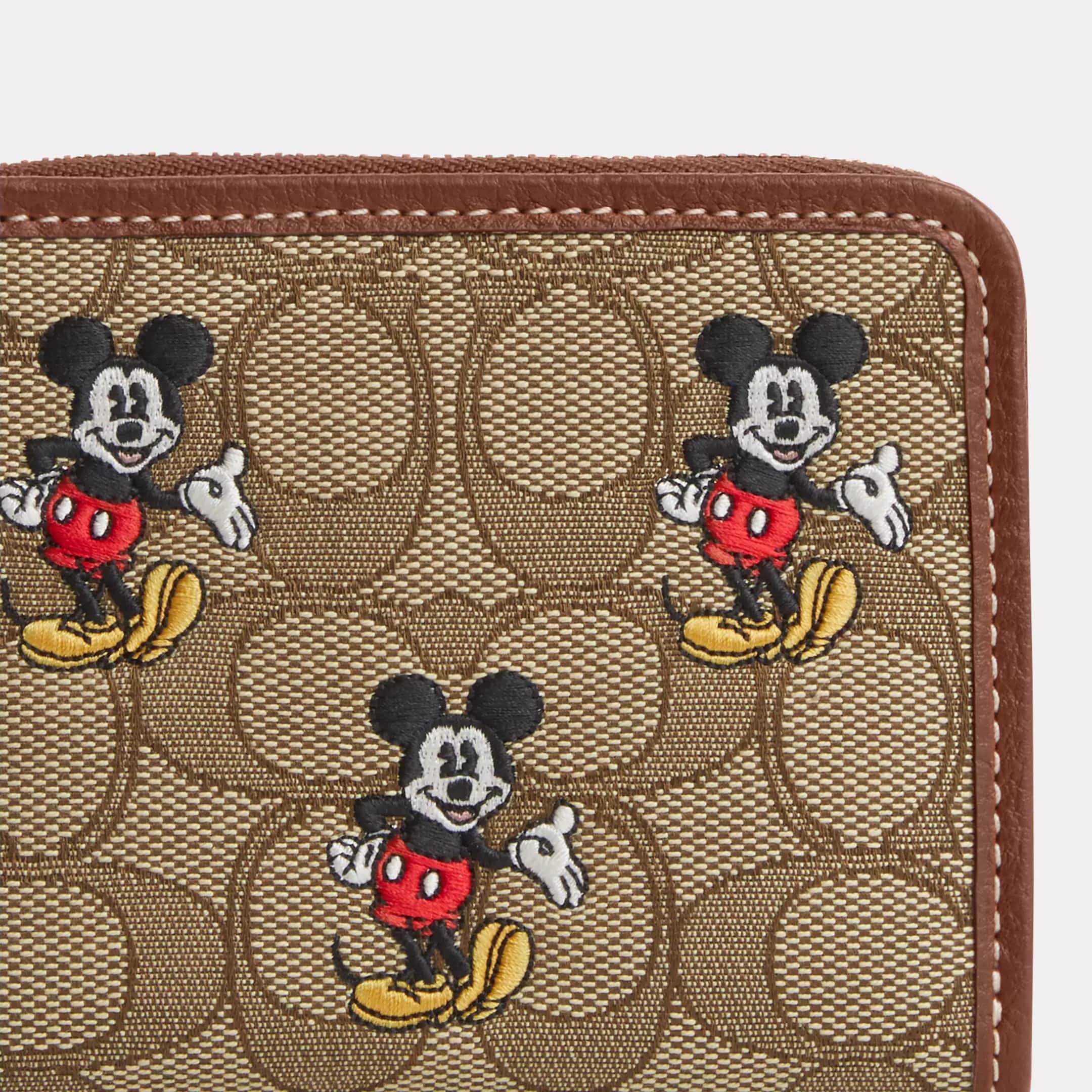 VÍ NGẮN NỮ CẦM TAY DISNEY X COACH SMALL ZIP AROUND WALLET IN SIGNATURE JACQUARD WITH MICKEY MOUSE PRINT CN035 3