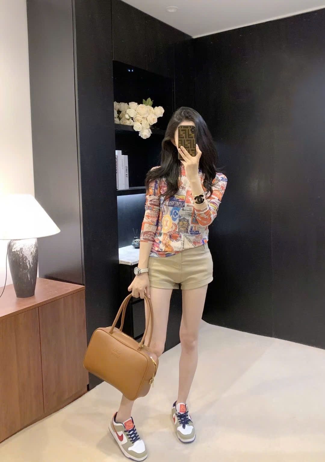 Áo thun nữ co giản thời trang LV 3