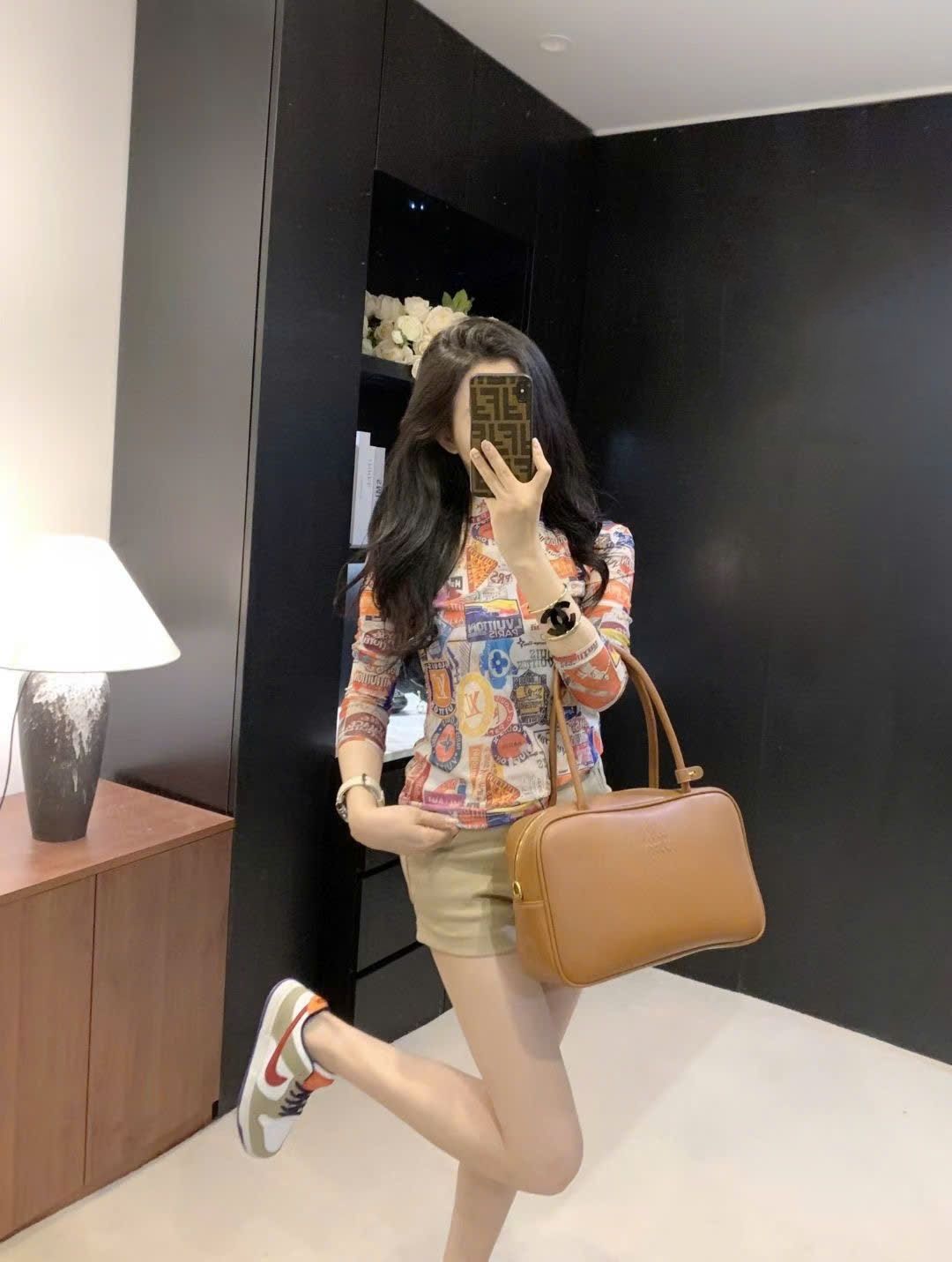Áo thun nữ co giản thời trang LV 9