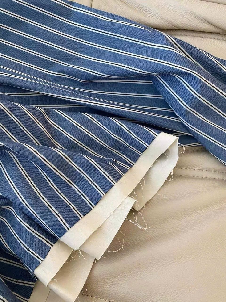 Áo sọc đứng xanh dương phối trắng thời trang Miu Miu 6