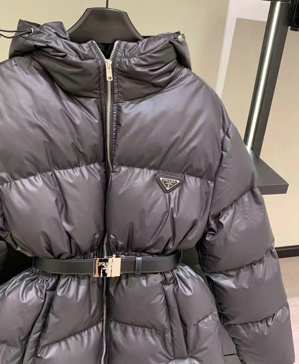 Áo phao nữ Prada có nón 1