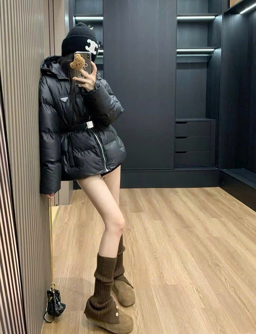 Áo phao nữ Prada có nón 6