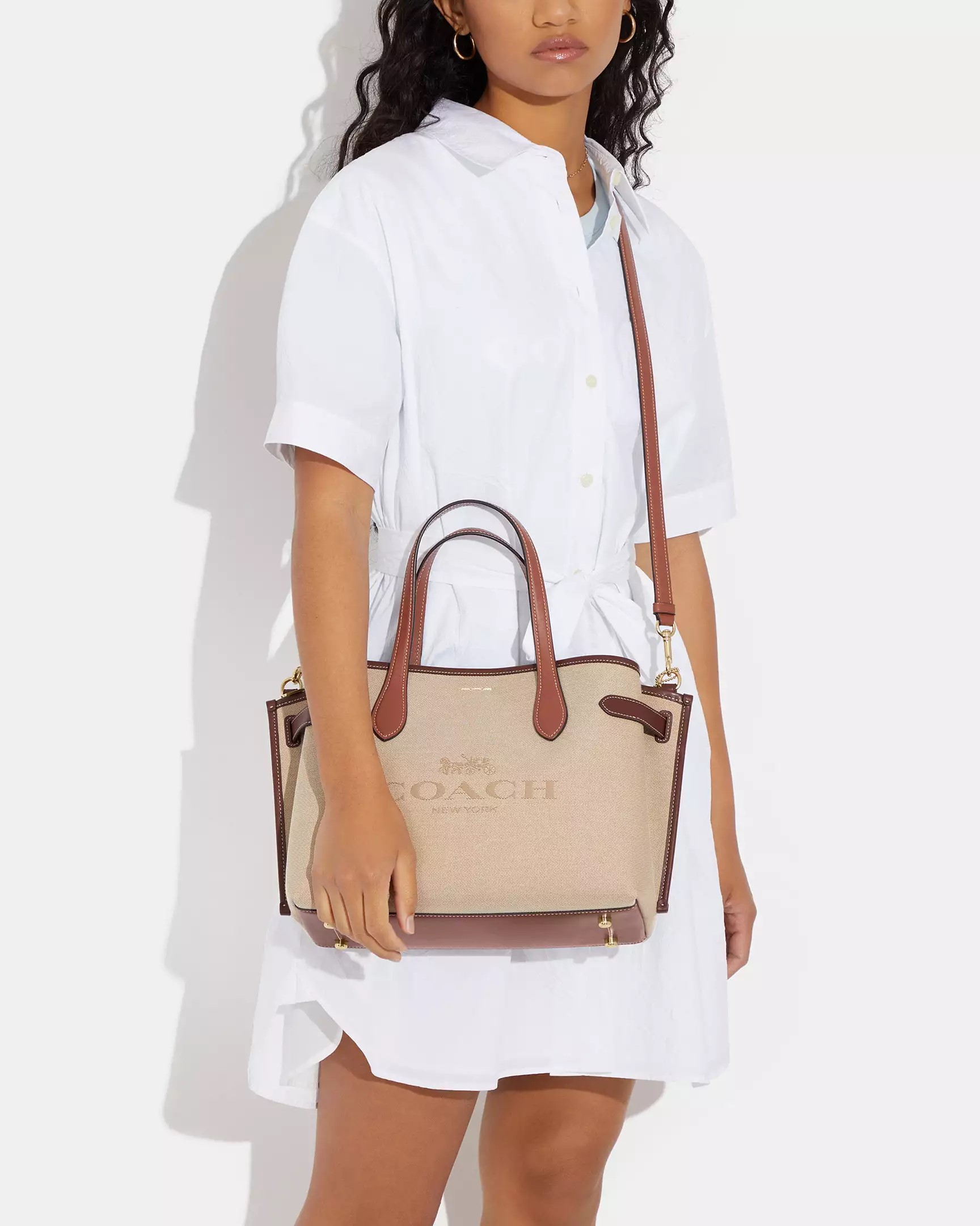 Túi đeo chéo Hanna Carryall Bag With Coach CH189 2