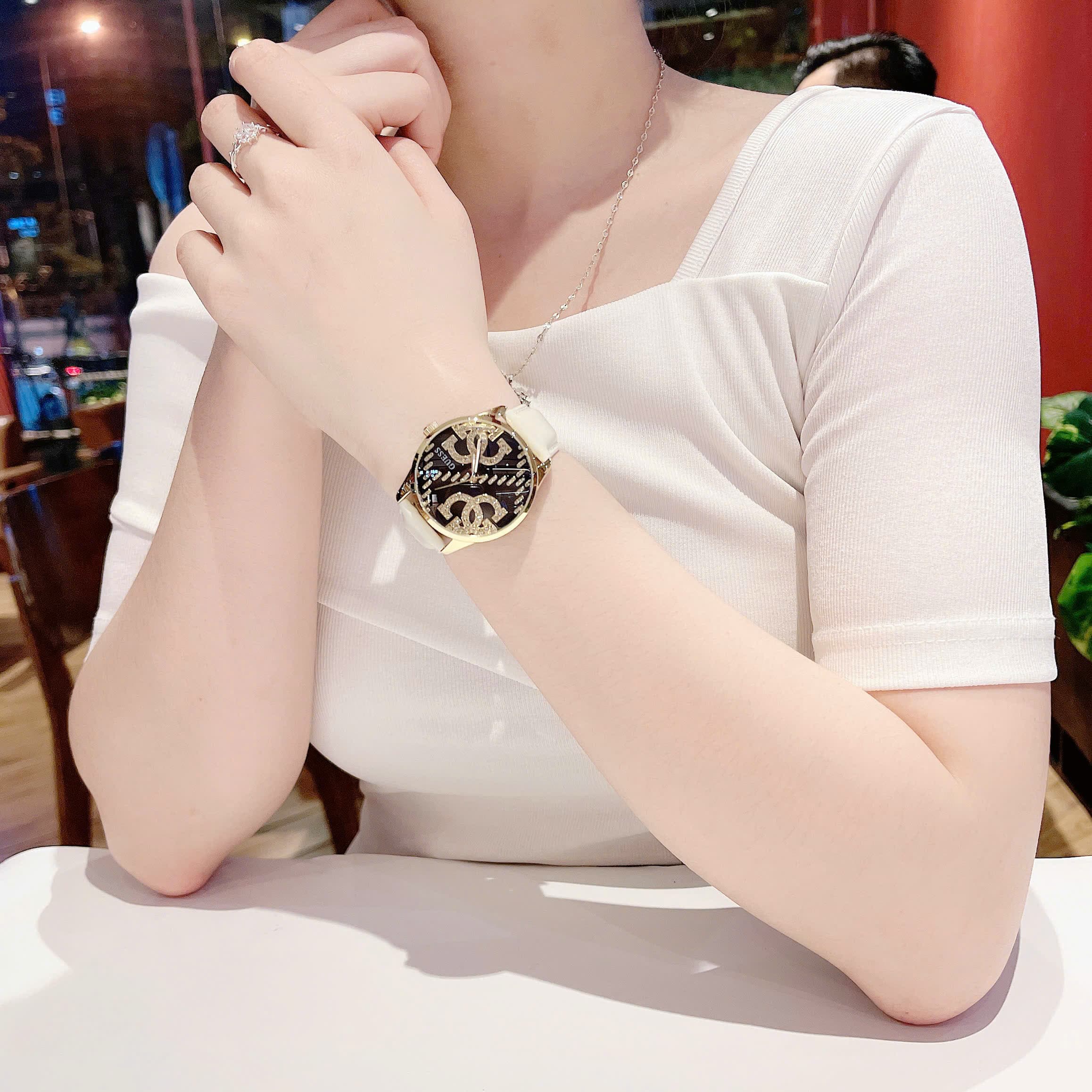 Đồng hồ đeo tay nữ Guess Ladies Black Gold Tone Analog Watch GW0755L3 3