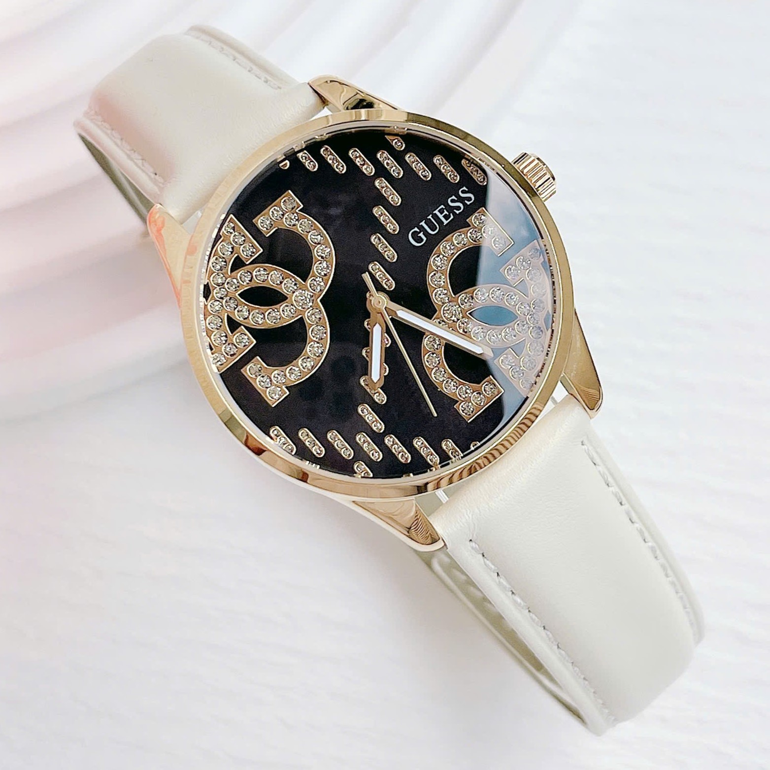 Đồng hồ đeo tay nữ Guess Ladies Black Gold Tone Analog Watch GW0755L3 13