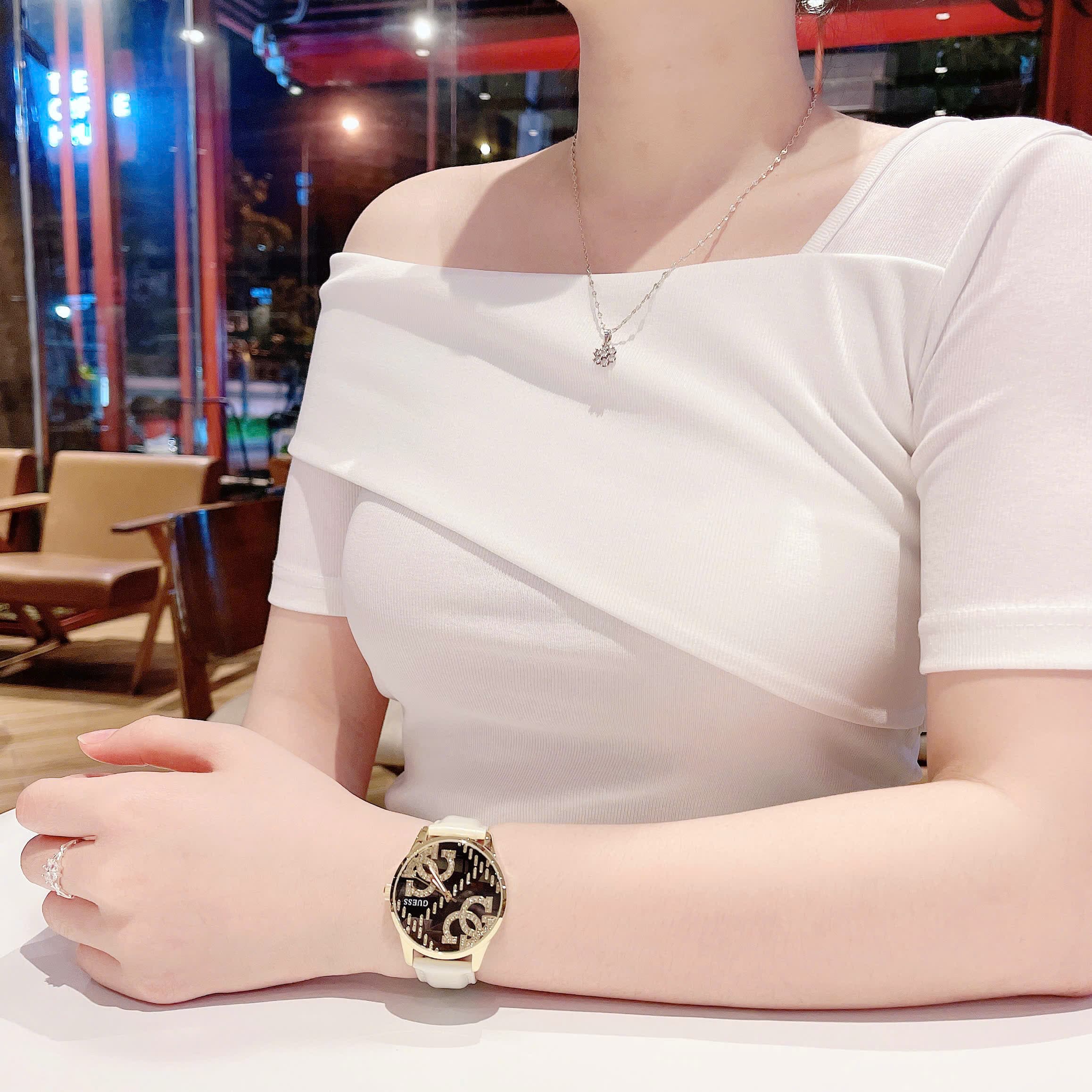 Đồng hồ đeo tay nữ Guess Ladies Black Gold Tone Analog Watch GW0755L3 15