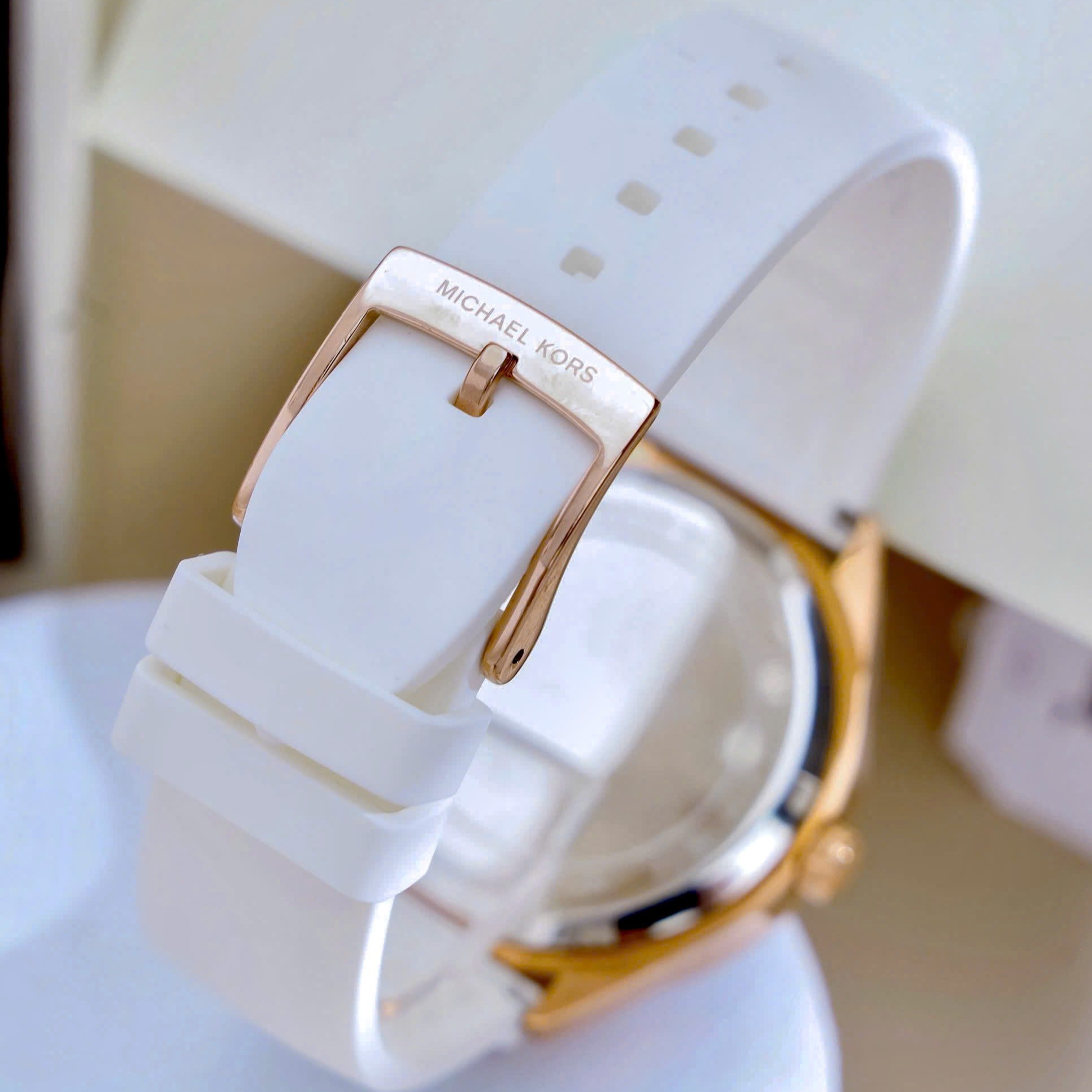 Đồng hồ đeo tay nữ Michael Kors Oversized Sport Rose Gold-Tone and Silicone Watch MK6945 13