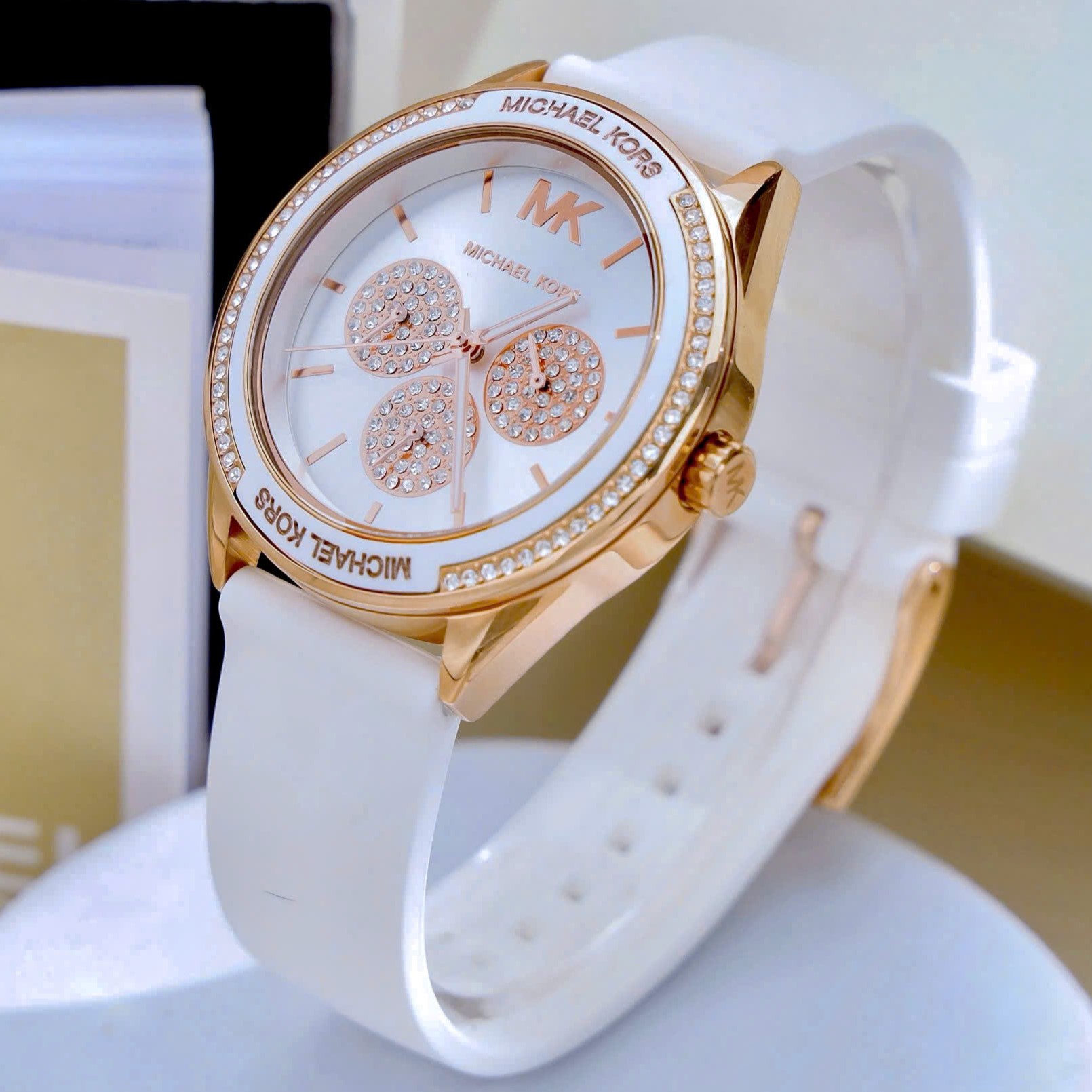 Đồng hồ đeo tay nữ Michael Kors Oversized Sport Rose Gold-Tone and Silicone Watch MK6945 12