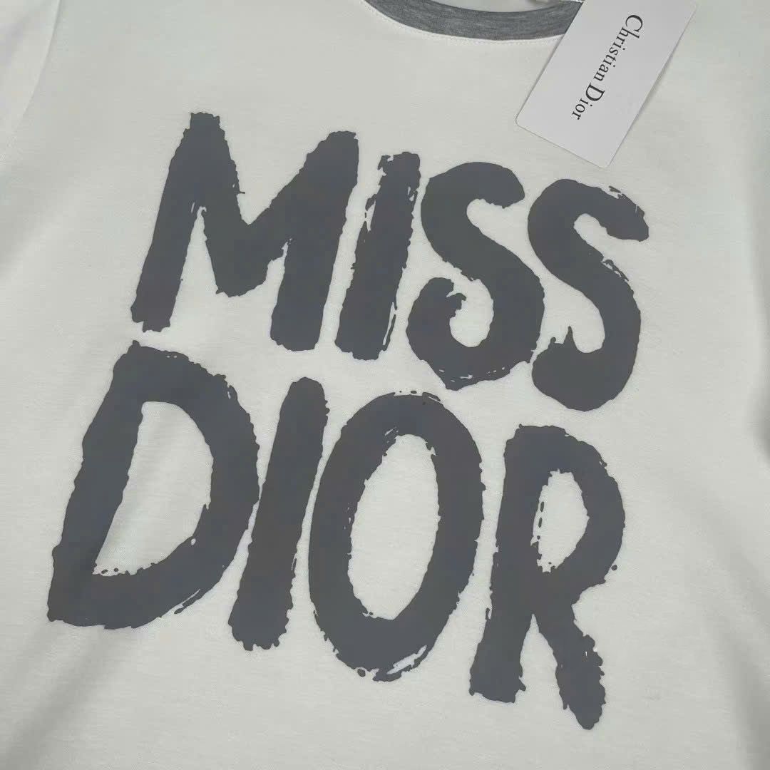 Set bộ nữ áo thun quần dài Miss Dior 1