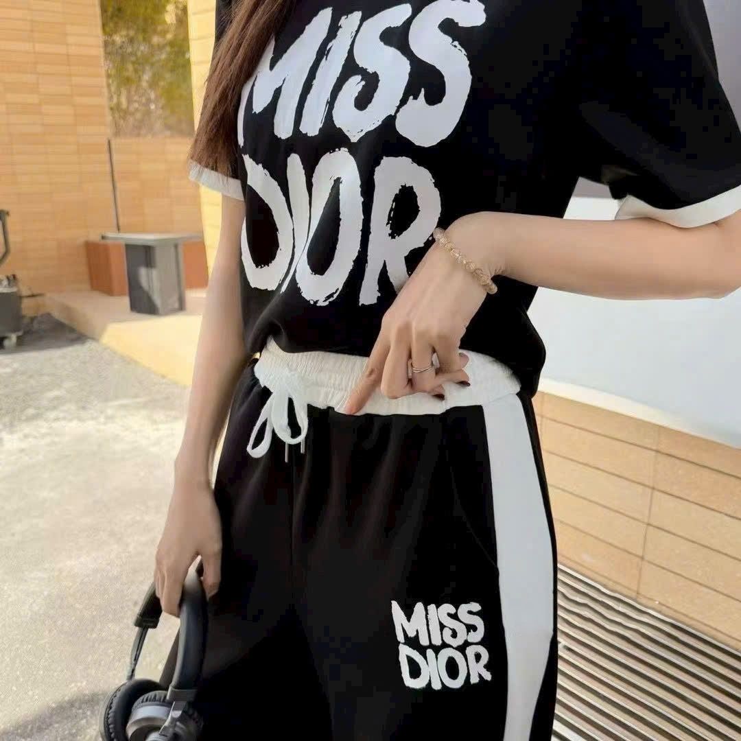 Set bộ nữ áo thun quần dài Miss Dior 2