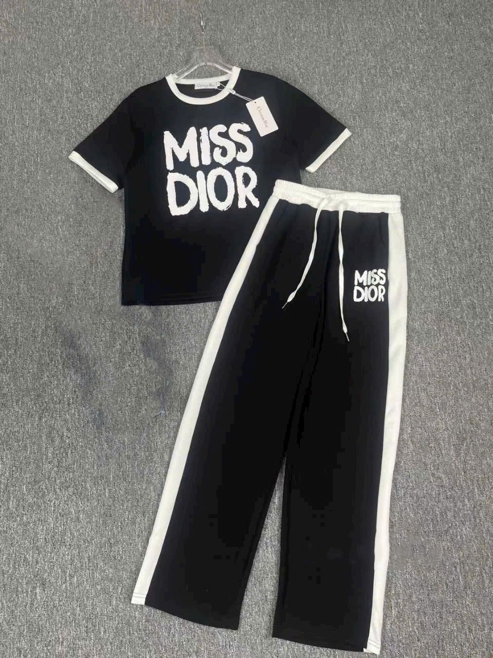 Set bộ nữ áo thun quần dài Miss Dior 3