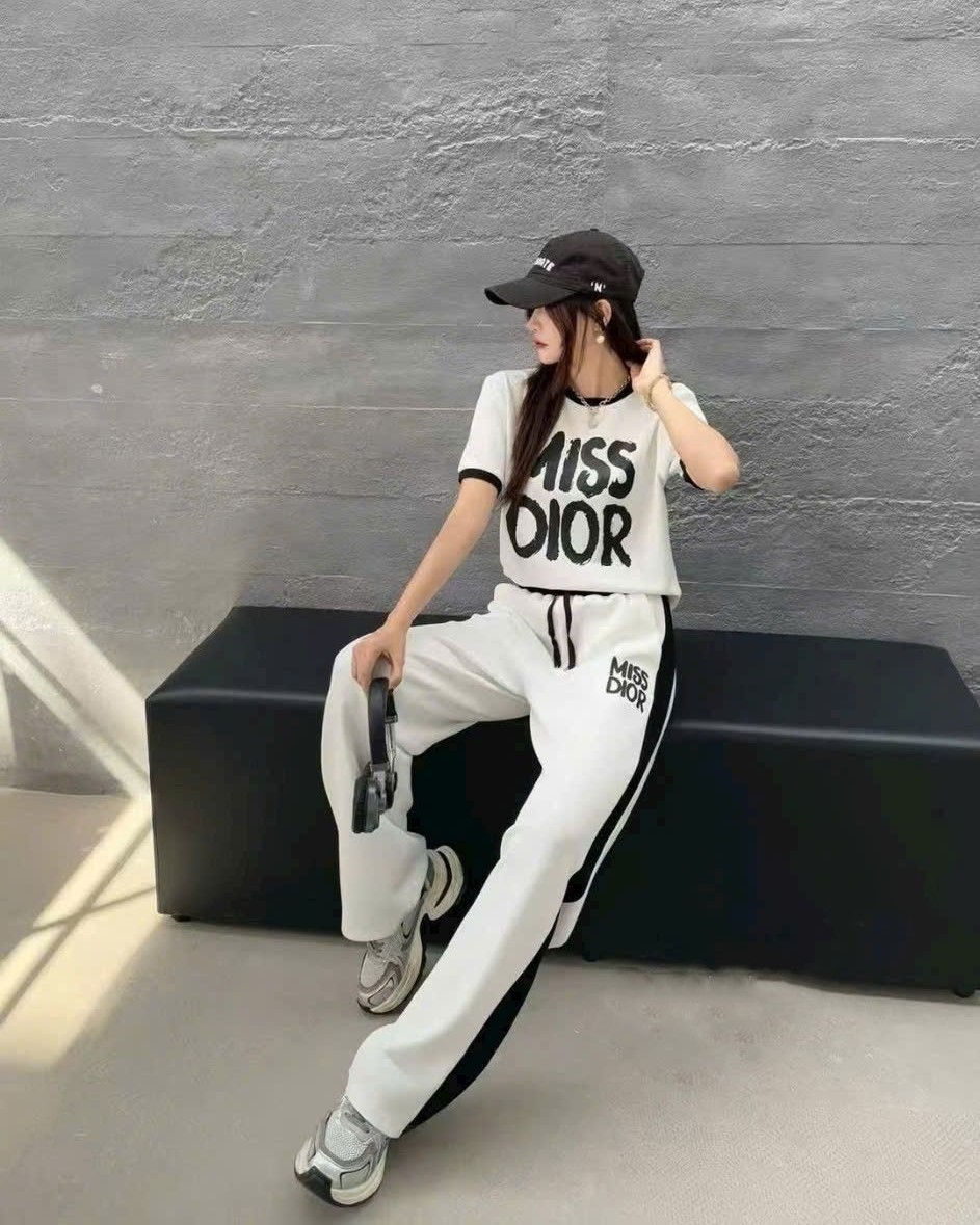 Set bộ nữ áo thun quần dài Miss Dior 4