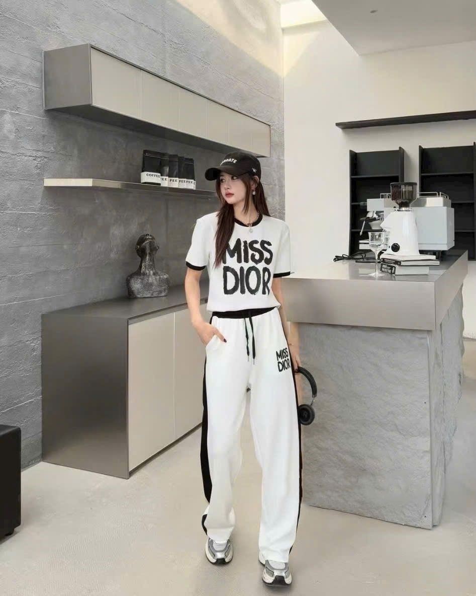 Set bộ nữ áo thun quần dài Miss Dior 5
